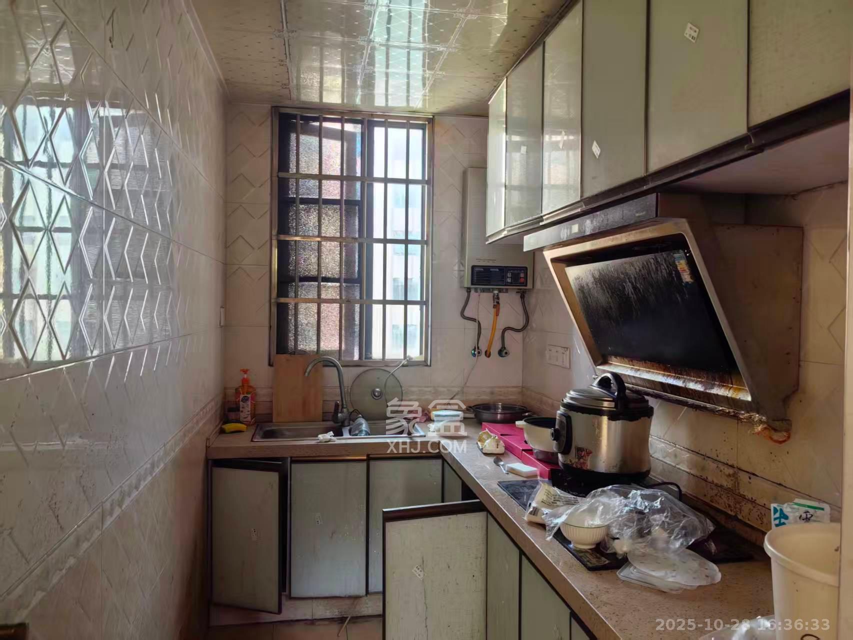 荣盛花语馨苑  3室2厅1卫    2500.0元/月 荣盛花语馨苑  3室2厅1卫    2500.0元/月室内图