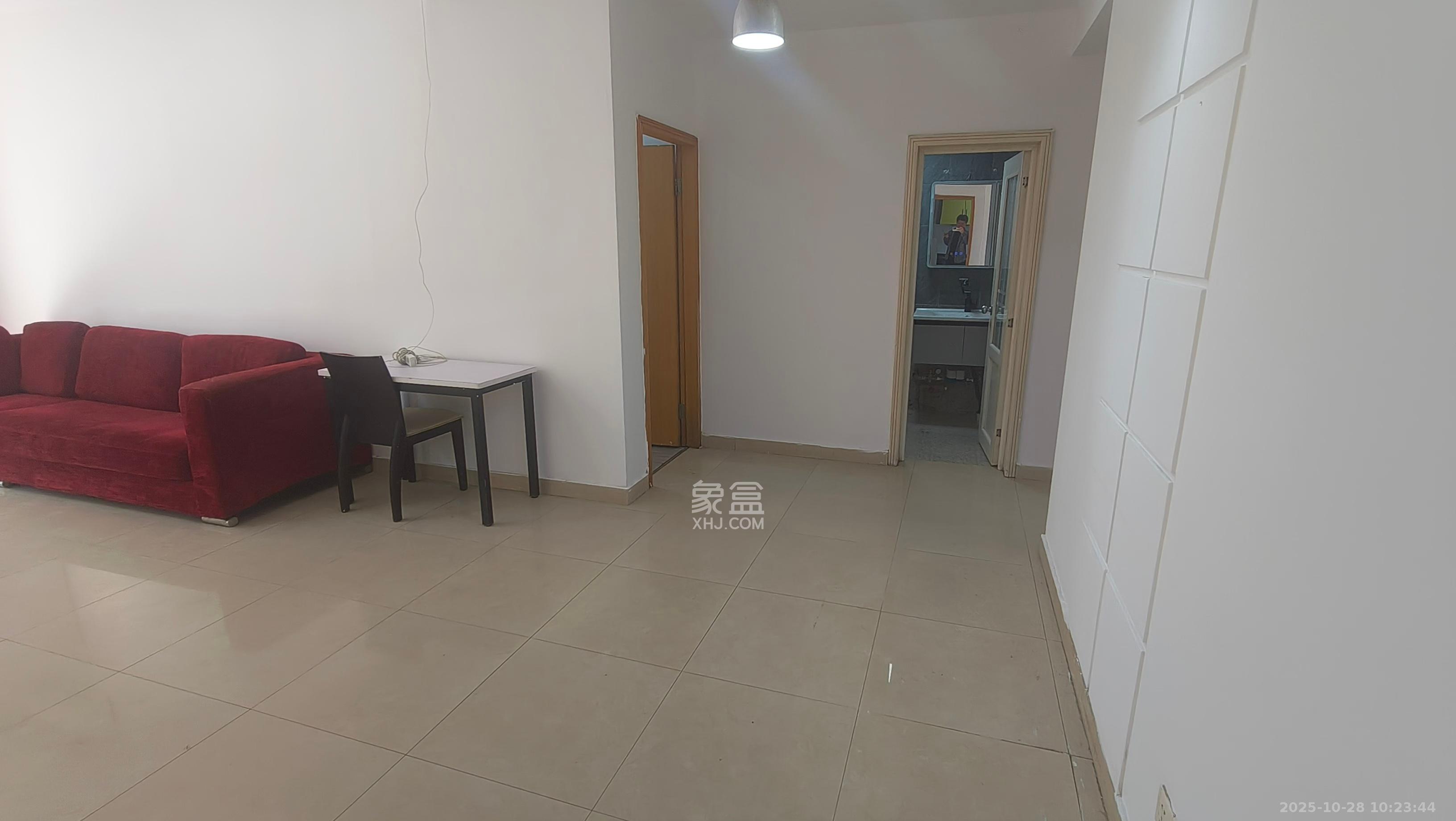 华银园  3室2厅2卫    2000.0元/月室内图