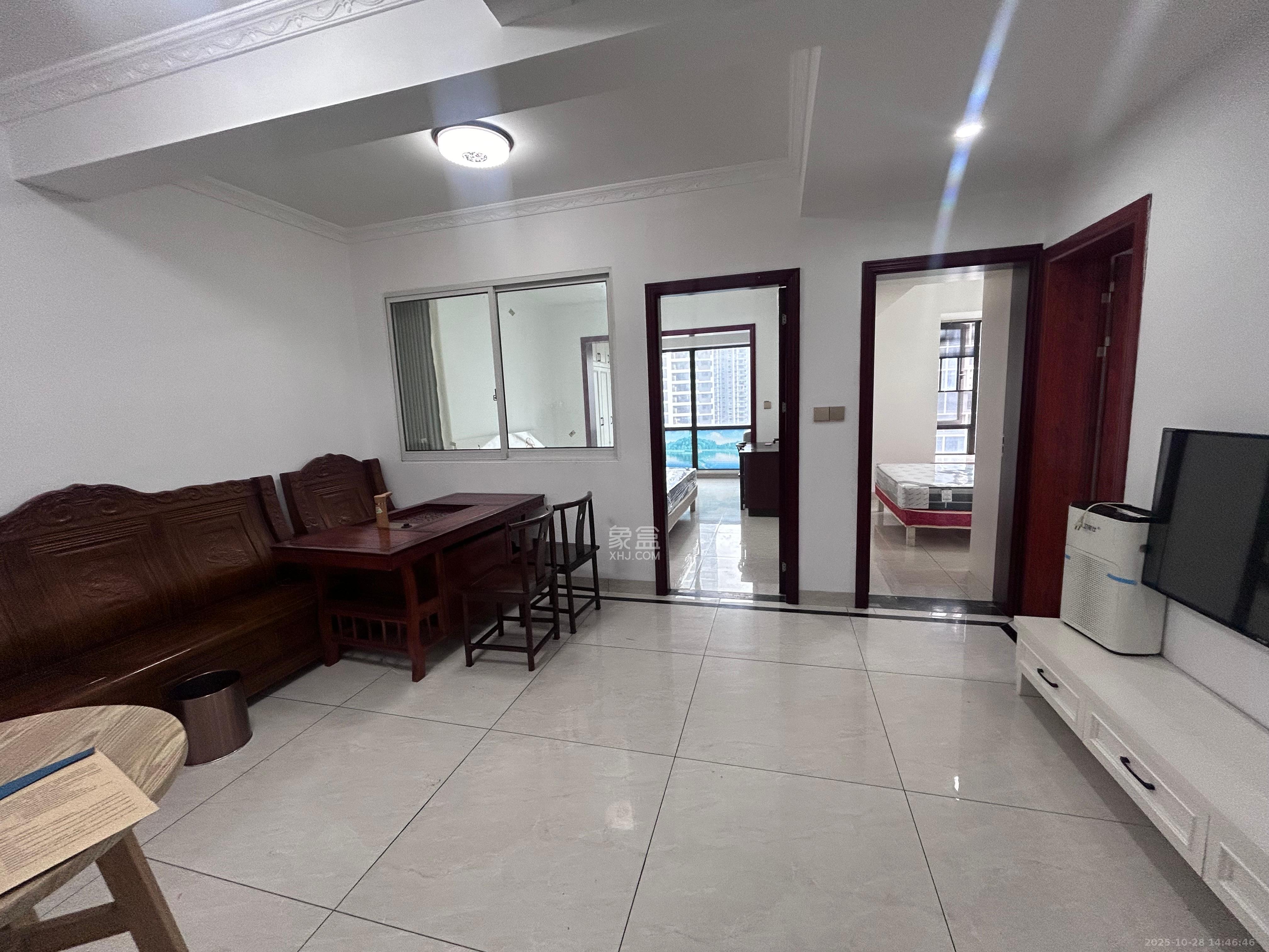 保利西海岸B区  2室2厅1卫    2300.0元/月