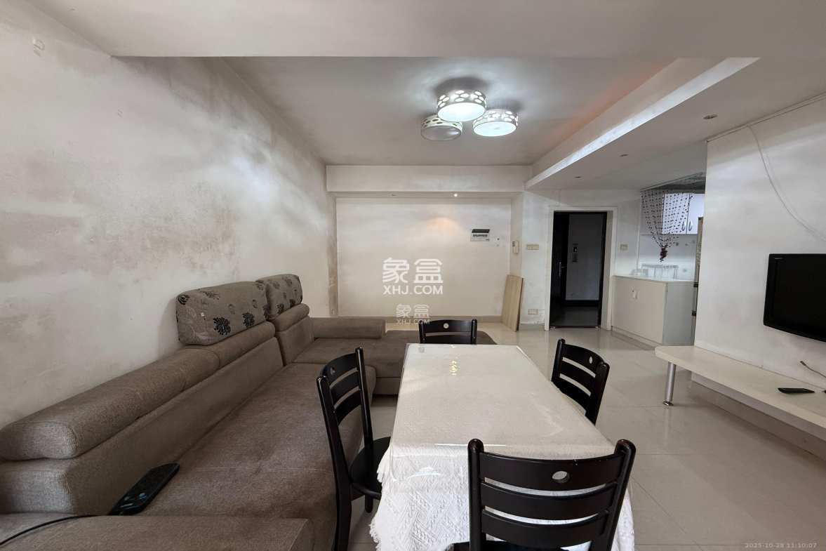 月湖兰庭  1室1厅1卫    2000.0元/月 月湖兰庭  1室1厅1卫    2000.0元/月室内图