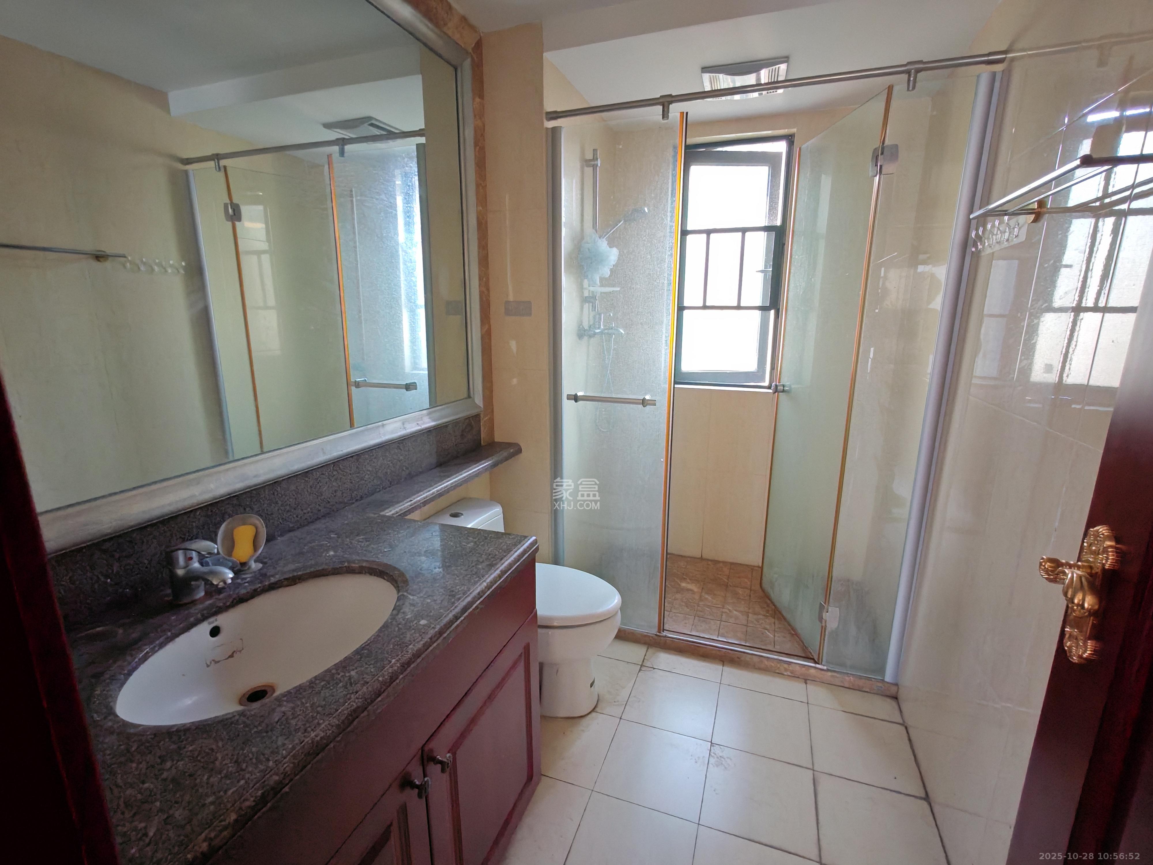 恒大翡翠华庭  3室2厅2卫    2400.0元/月 恒大翡翠华庭  3室2厅2卫    2400.0元/月室内图