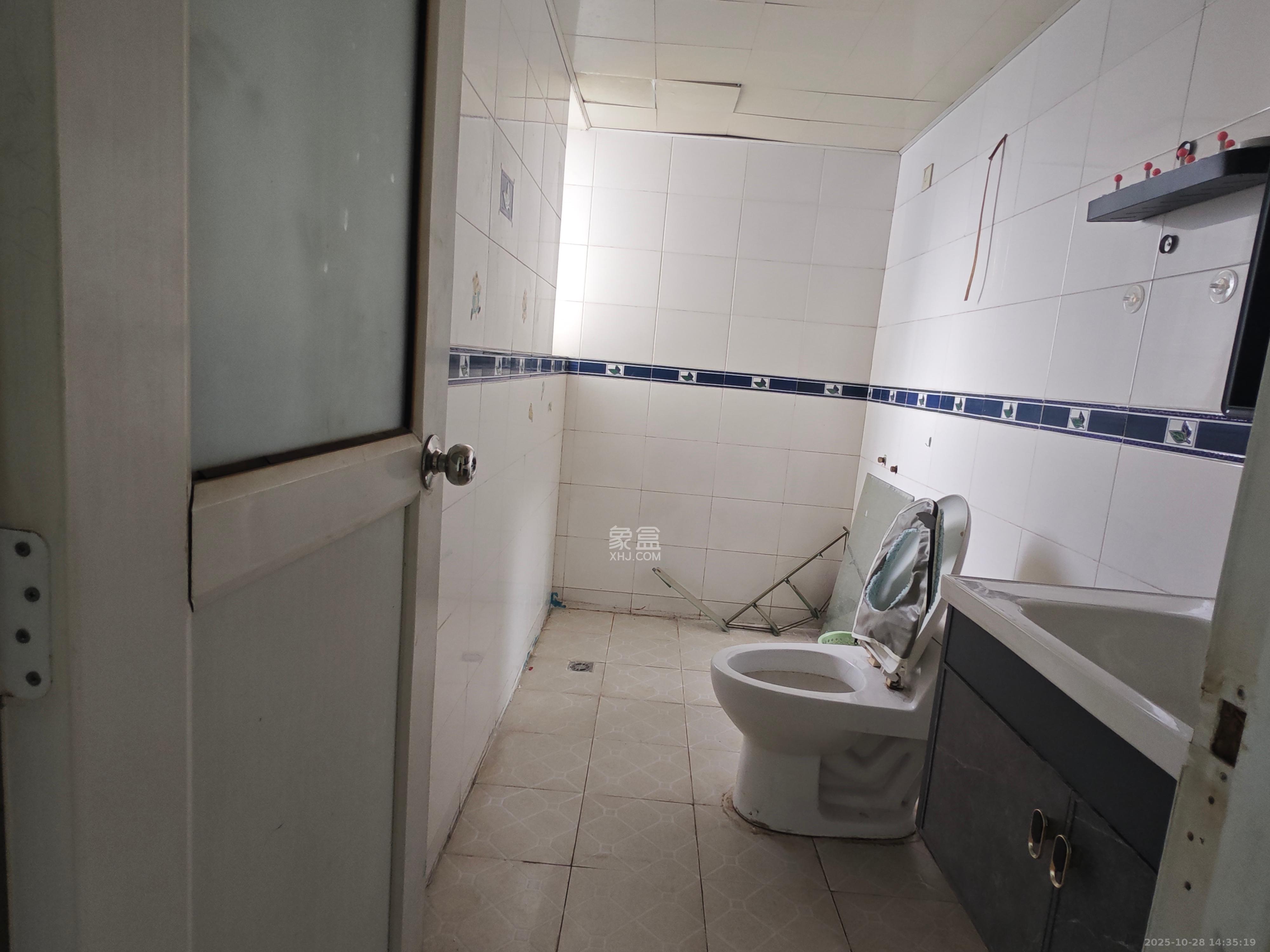 山水人家一二期  3室2厅1卫    1500.0元/月室内图