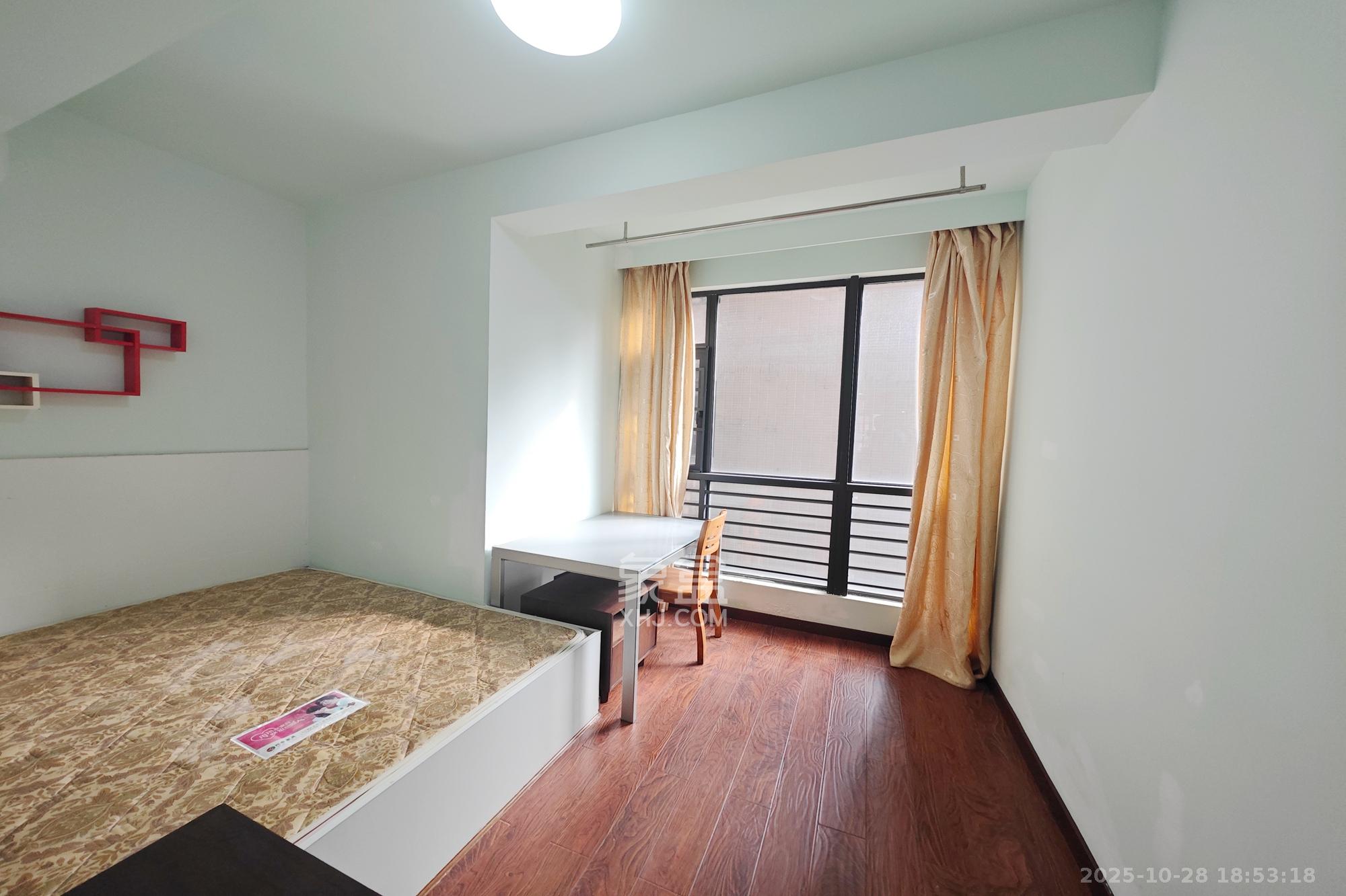 和卉家园  4室2厅1卫    138.0万卧室