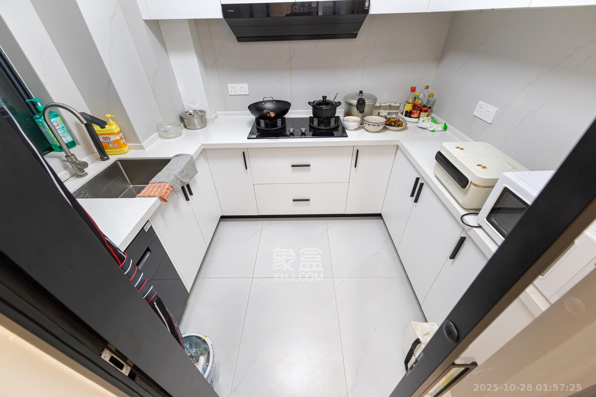 越秀湘江星汇城二期 4室2厅2卫 129.0万 越秀湘江星汇城二期 4室2厅2卫 129.0万厨房