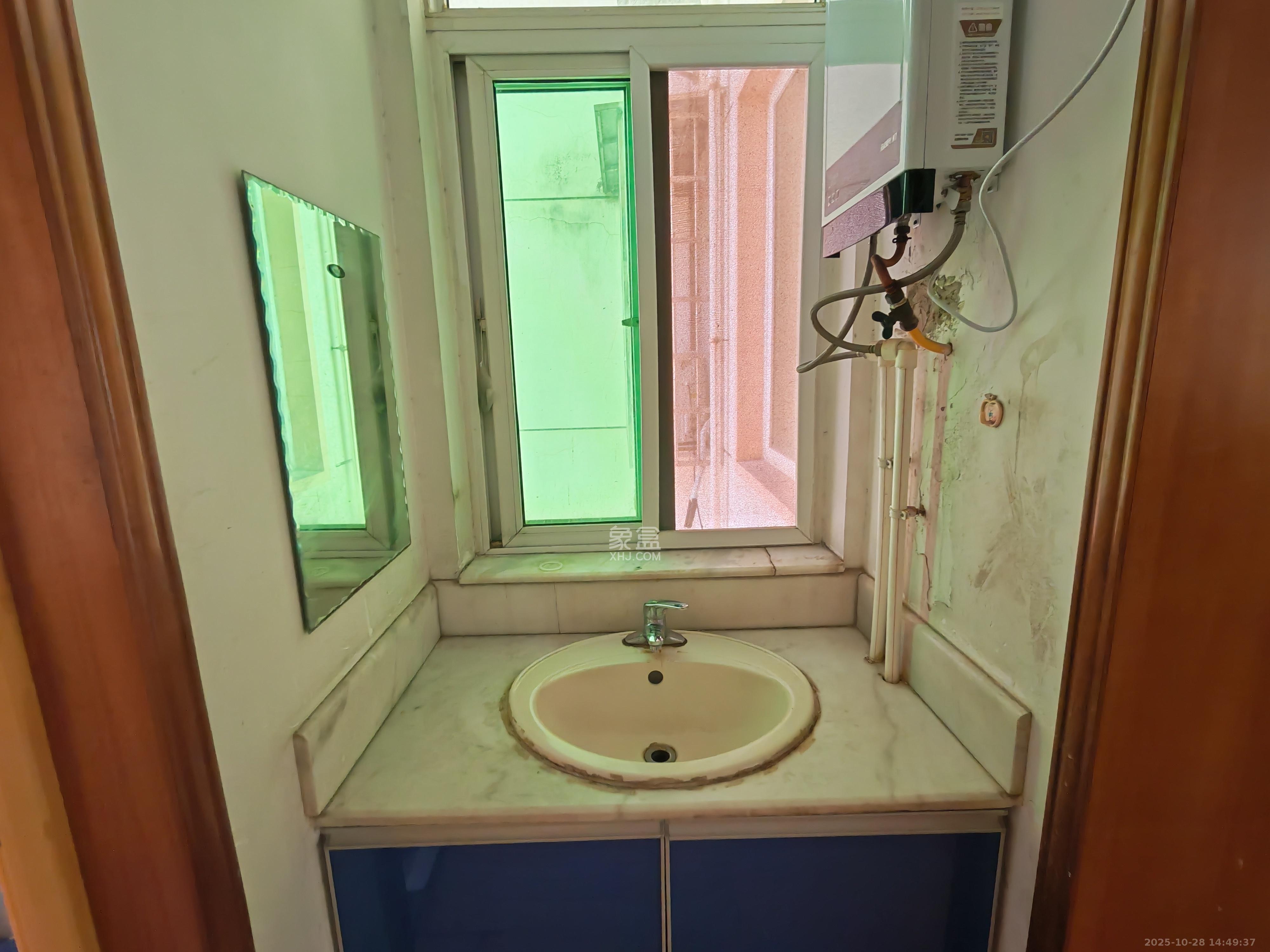 咸嘉新村嘉旺苑  2室2厅1卫    1600.0元/月室内图