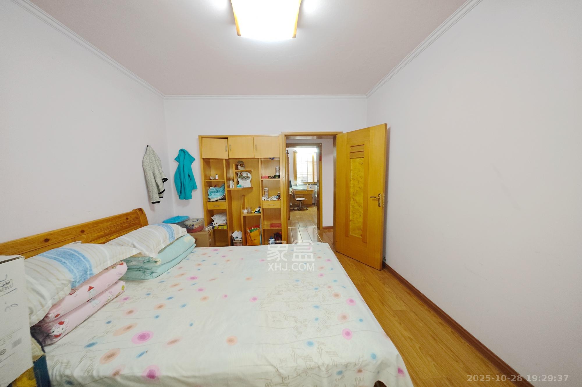 石长铁路宿舍  3室2厅2卫    79.8万卧室