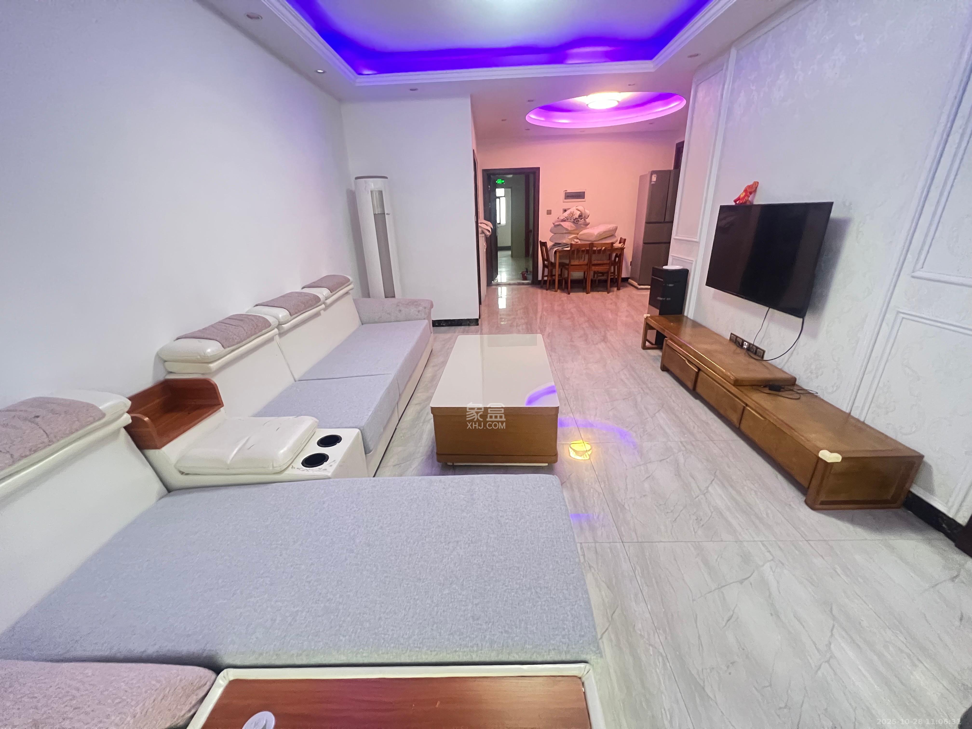 洋湖时代  3室2厅1卫    2400.0元/月 洋湖时代  3室2厅1卫    2400.0元/月室内图1