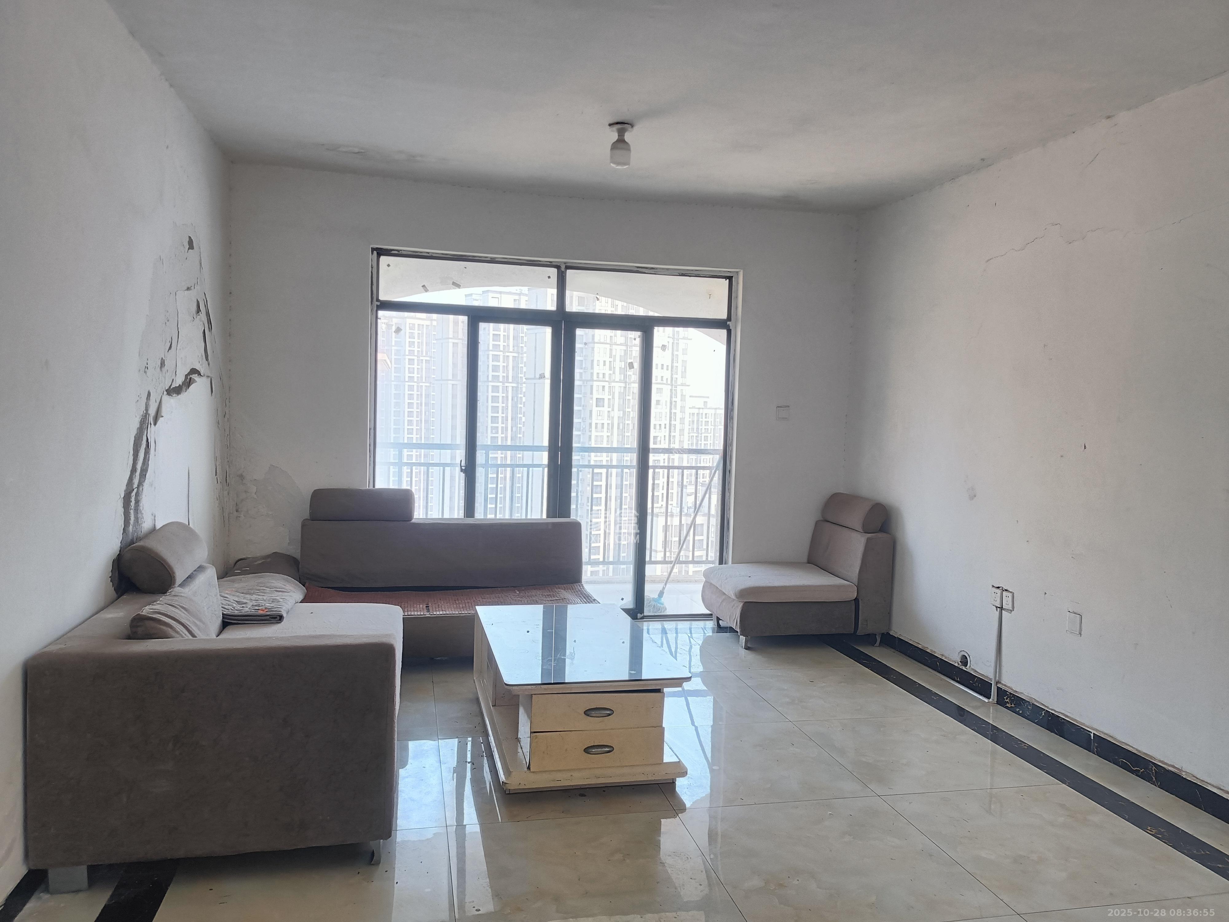 晟通城  3室2厅2卫    1500.0元/月 晟通城  3室2厅2卫    1500.0元/月室内图1