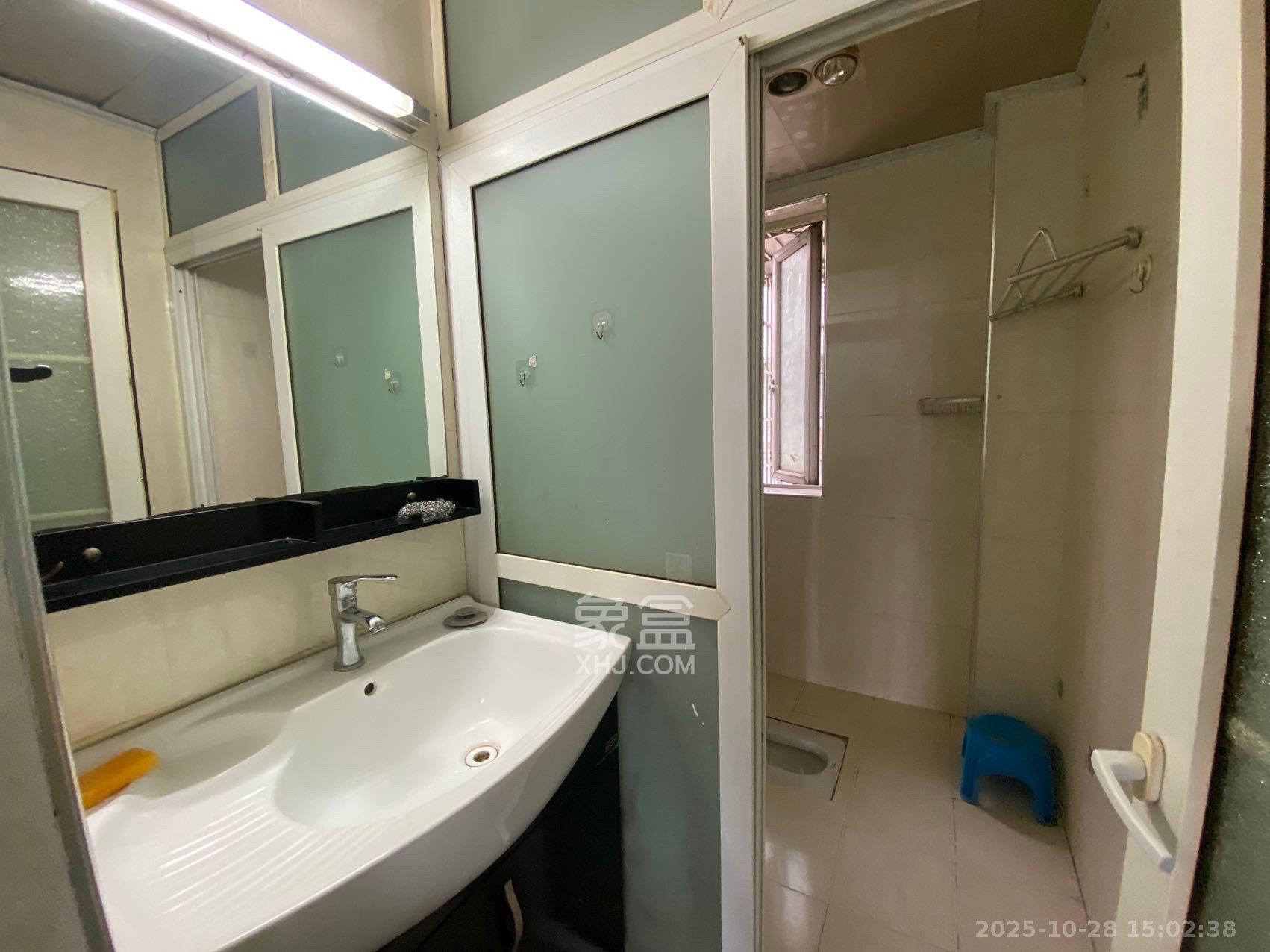 南铁佳苑  2室2厅1卫    2200.0元/月室内图