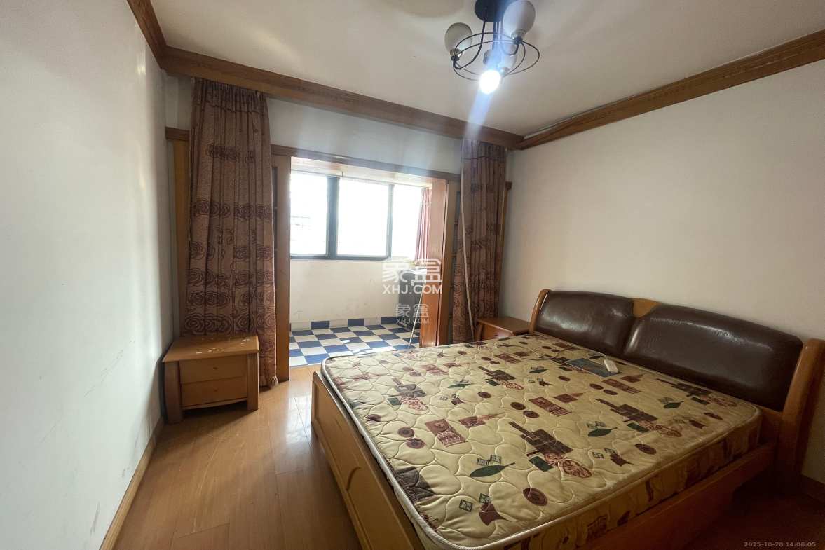 三湘小区 3室2厅2卫 1800.0元/月 三湘小区 3室2厅2卫 1800.0元/月室内图