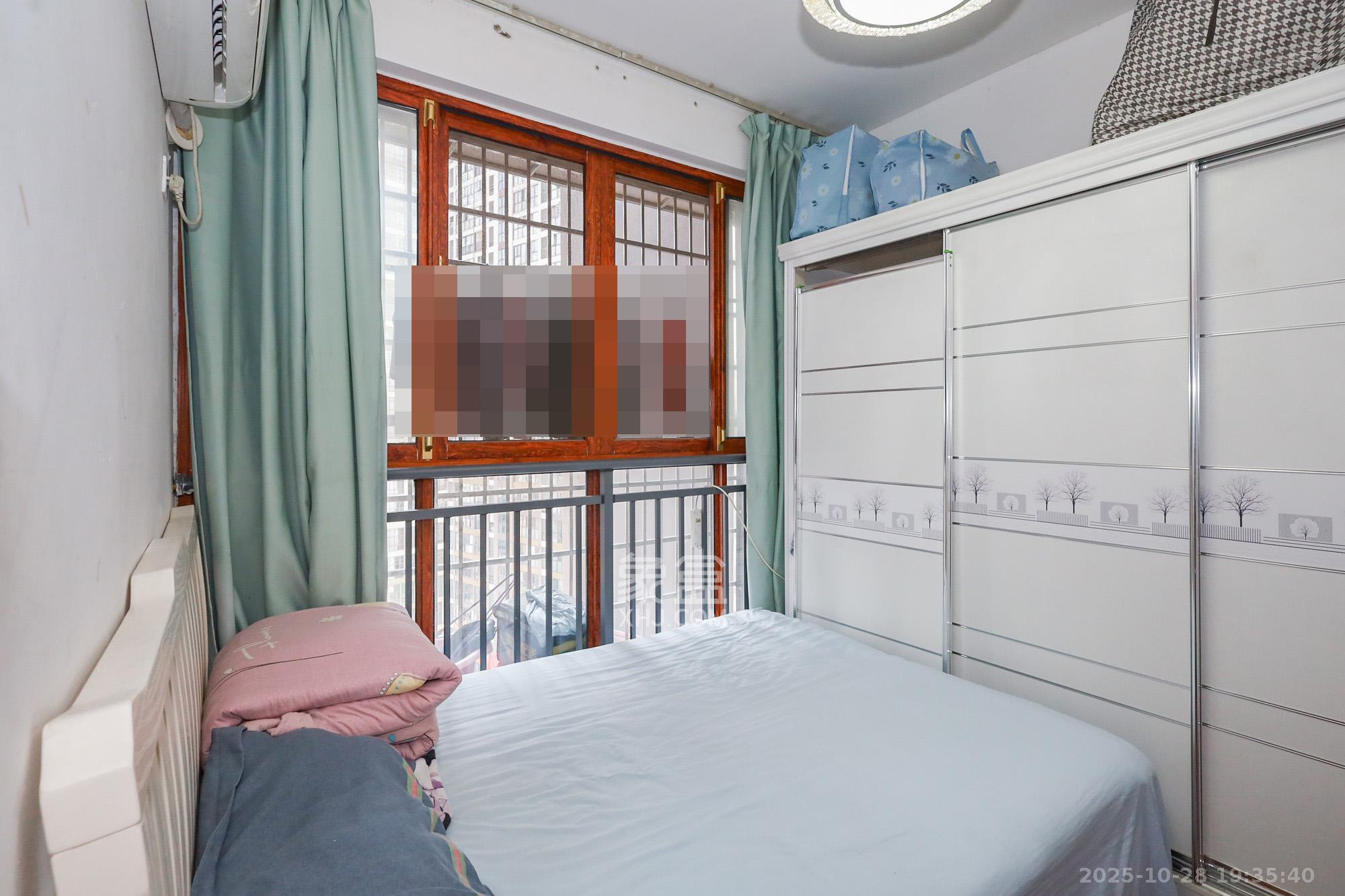 中交里城  2室2厅1卫    72.8万 中交里城  2室2厅1卫    72.8万卧室