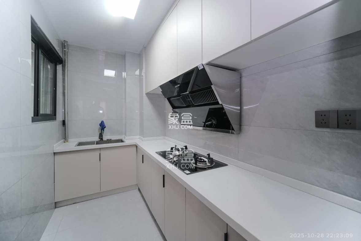 三一街区 3室2厅1卫 59.8万 三一街区 3室2厅1卫 59.8万厨房