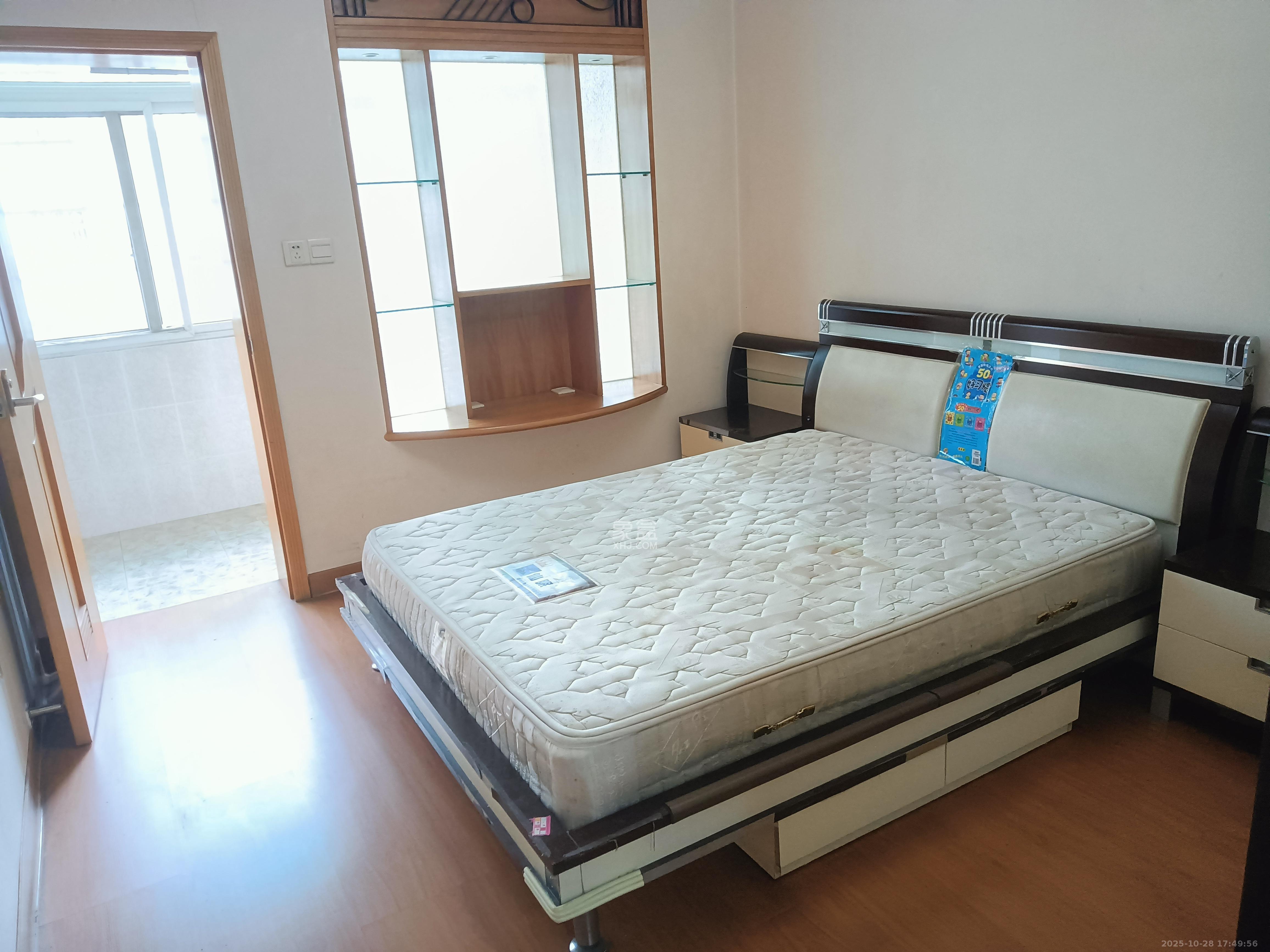 狮子山一片  3室1厅1卫    1800.0元/月 狮子山一片  3室1厅1卫    1800.0元/月室内图1