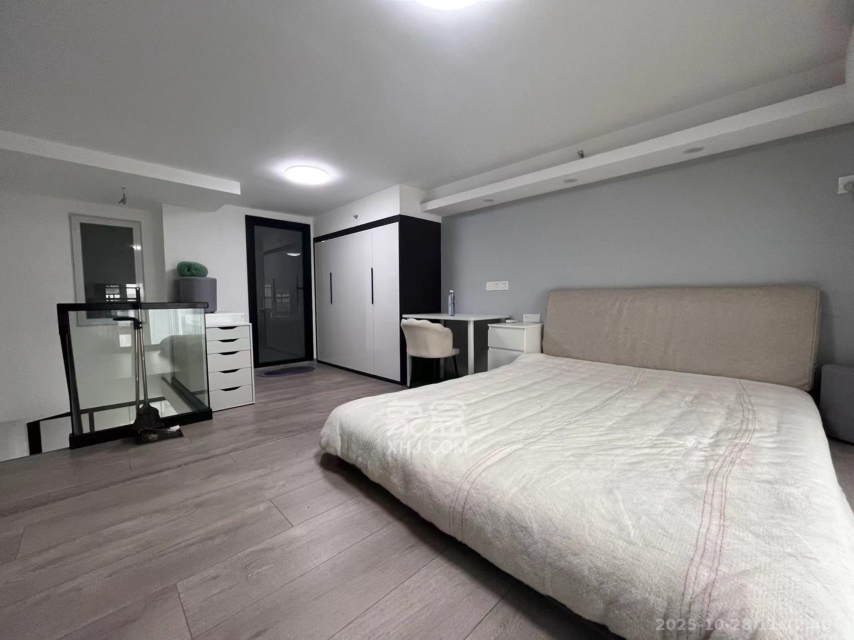 芙蓉万国城MOMA（卓越汇富苑）  2室1厅1卫    2300.0元/月室内图