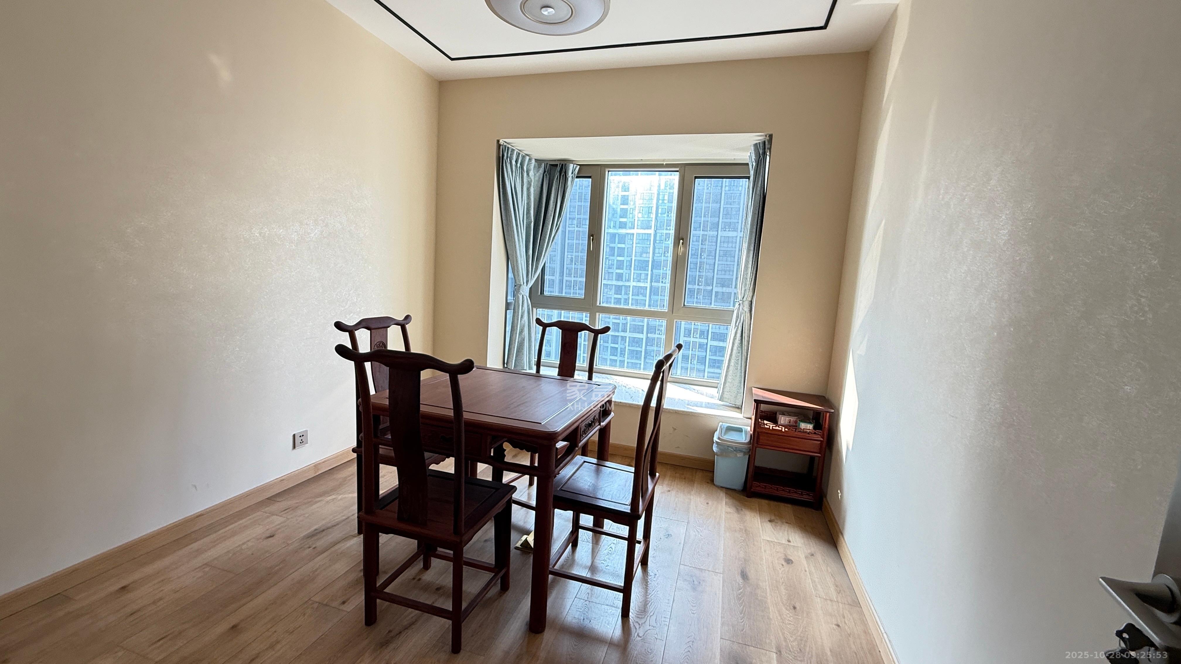 九华新城 5室2厅2卫 78.0万 九华新城 5室2厅2卫 78.0万客厅