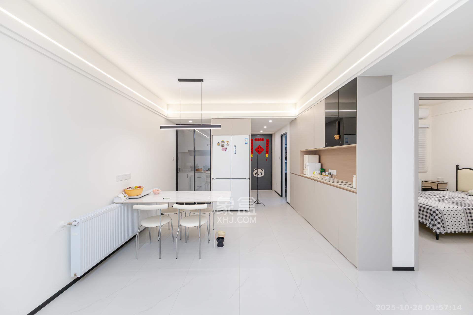 越秀湘江星汇城二期 4室2厅2卫 129.0万 越秀湘江星汇城二期 4室2厅2卫 129.0万客厅