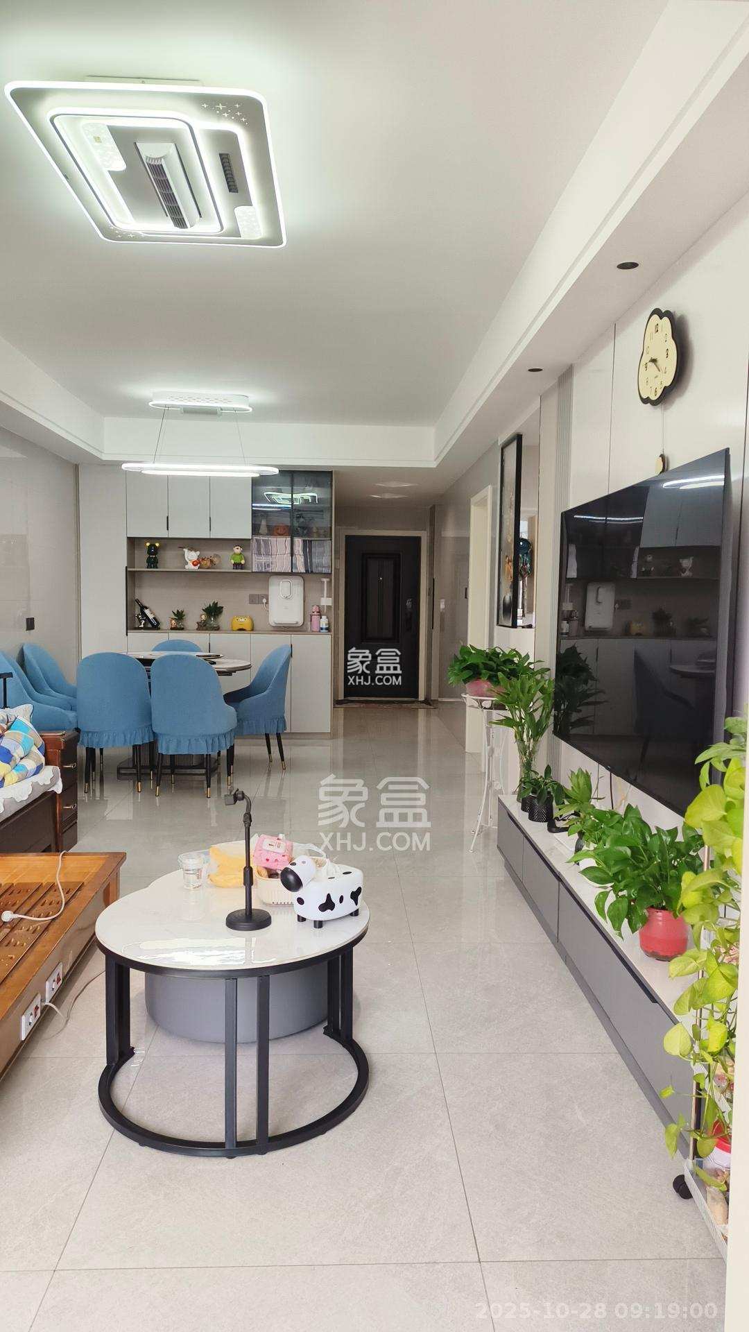 东岸梅园小区  2室2厅1卫    2600.0元/月 东岸梅园小区  2室2厅1卫    2600.0元/月室内图