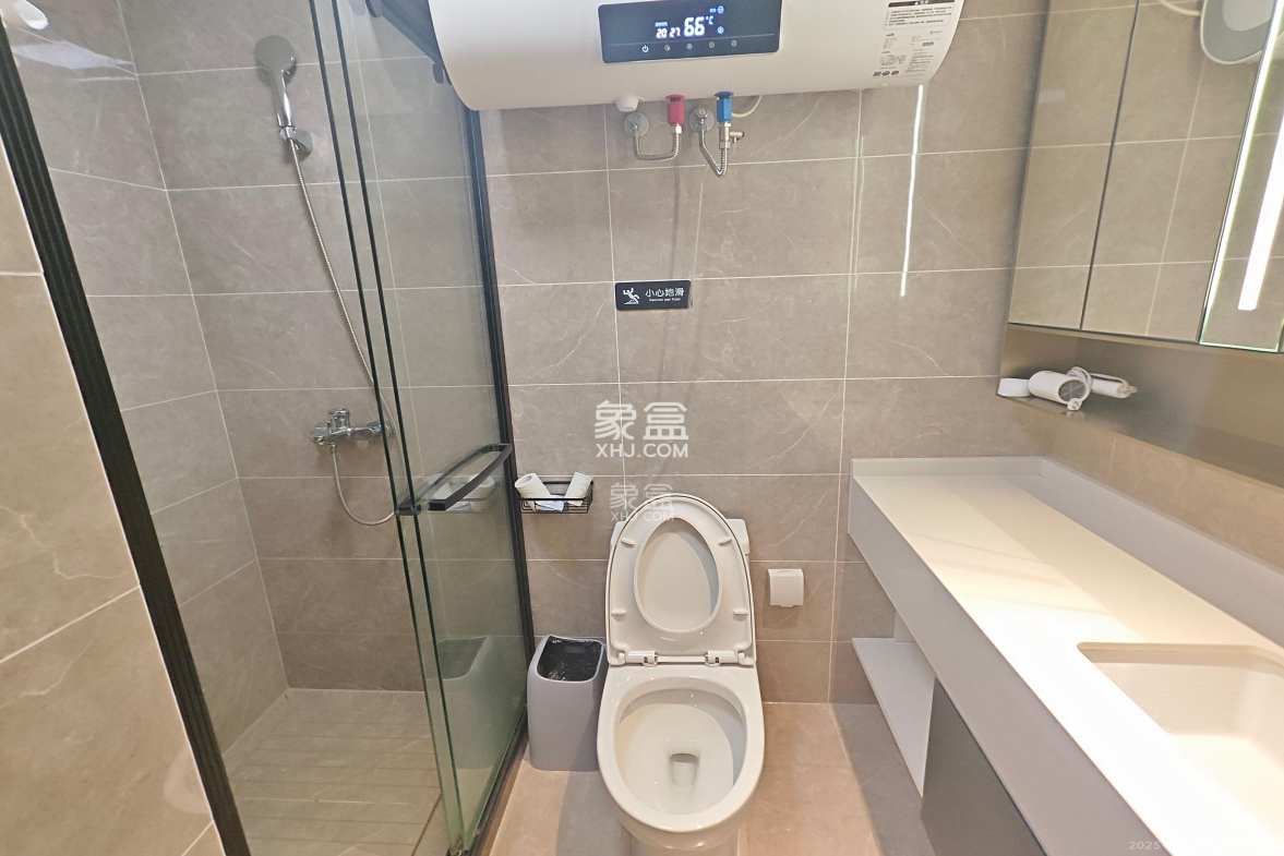 华润置地中心 1室1厅1卫 2200.0元/月 华润置地中心 1室1厅1卫 2200.0元/月室内图