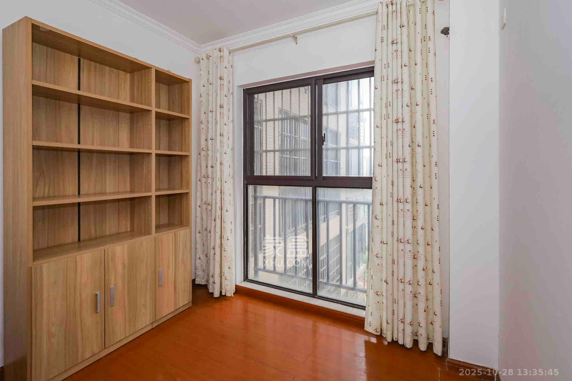 钰龙天下二期（钰龙佳园）  3室2厅2卫    2700.0元/月室内图