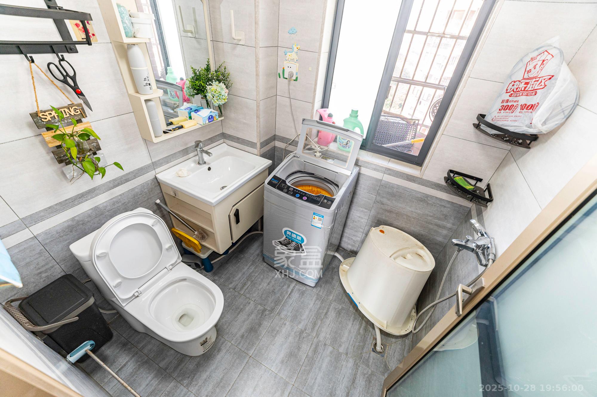 淞雅苑  3室2厅2卫    80.0万卫生间