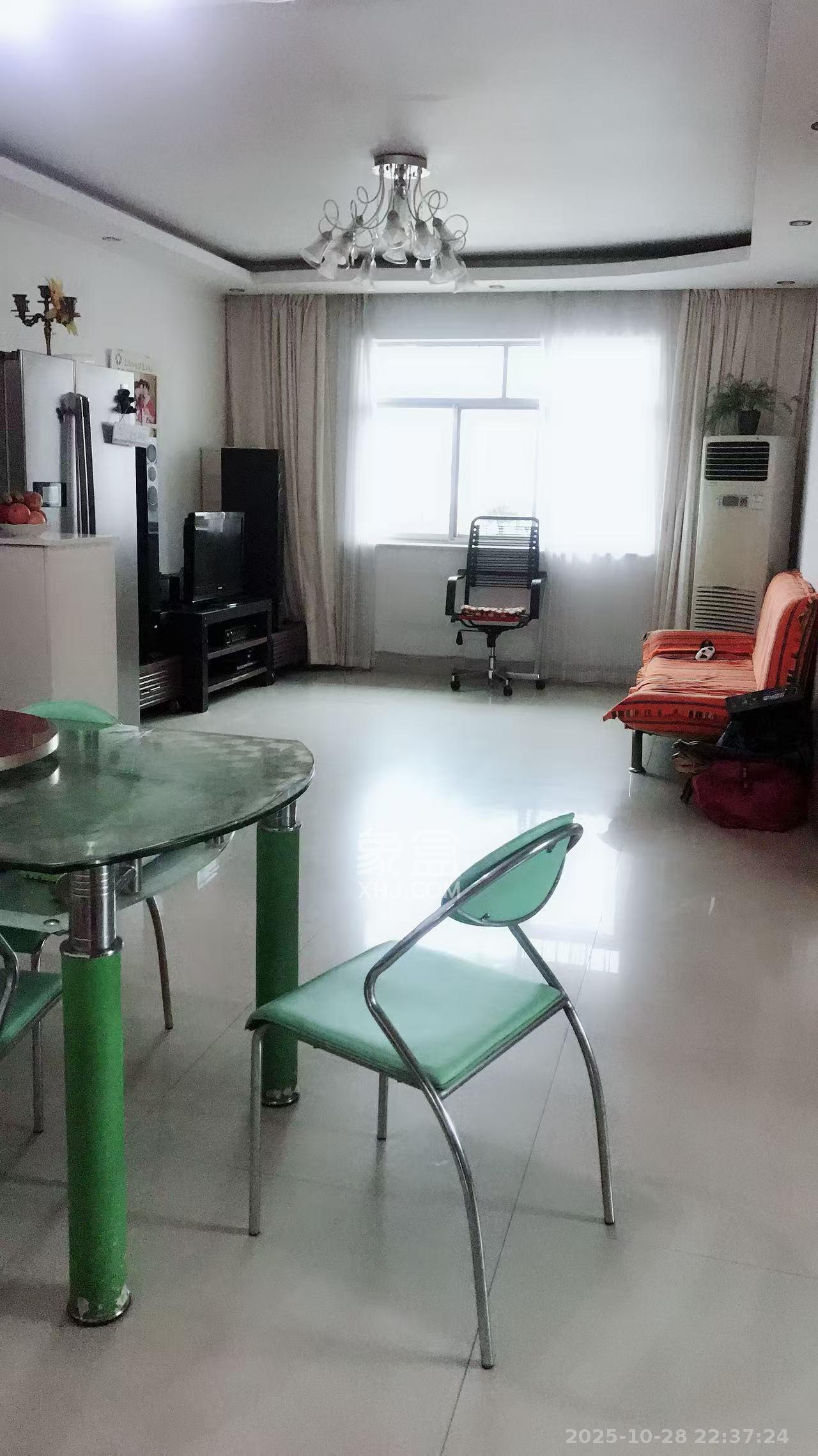 黄泥岭社区  3室2厅2卫    2200.0元/月室内图