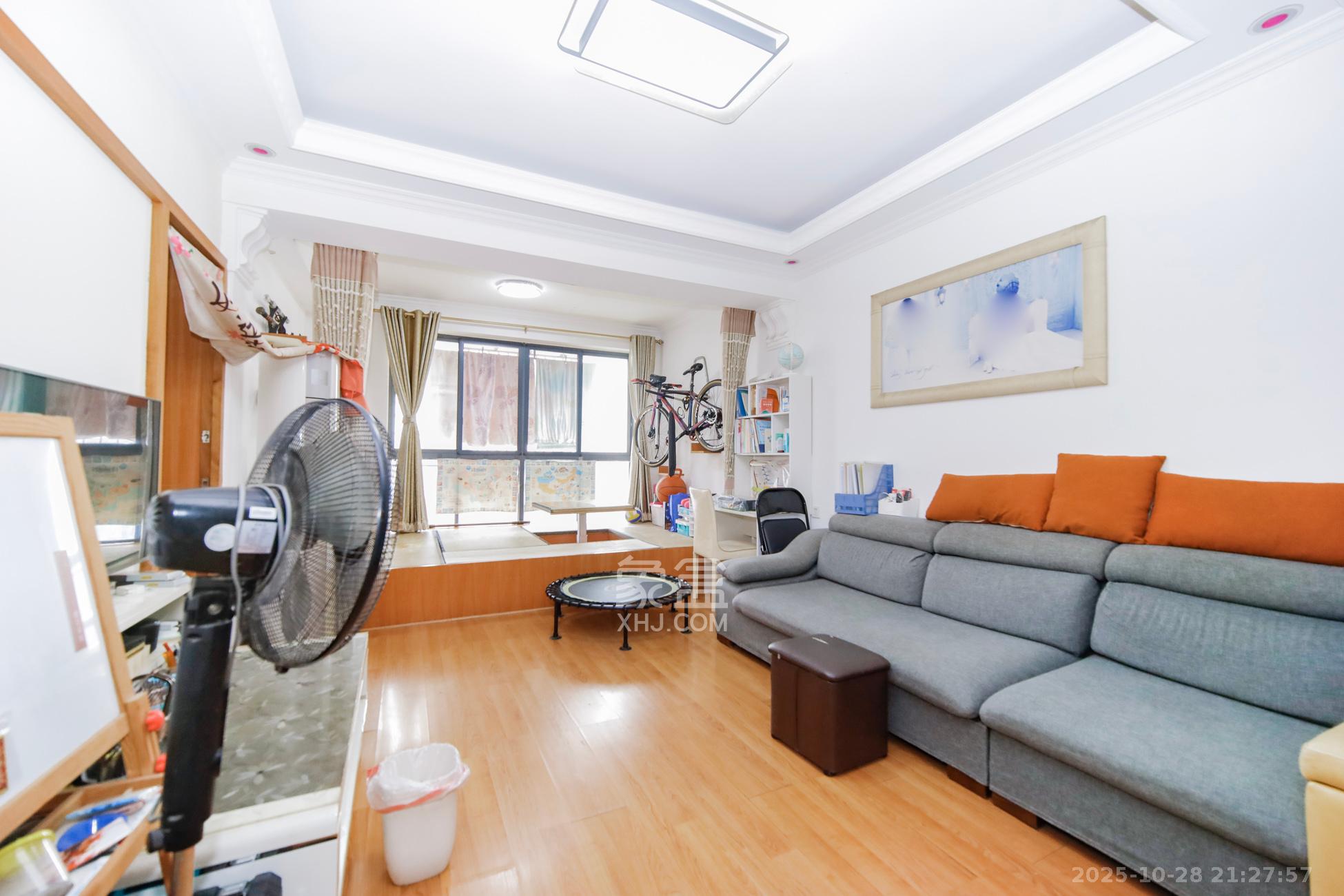 新盛珑璟台  2室2厅2卫    65.8万