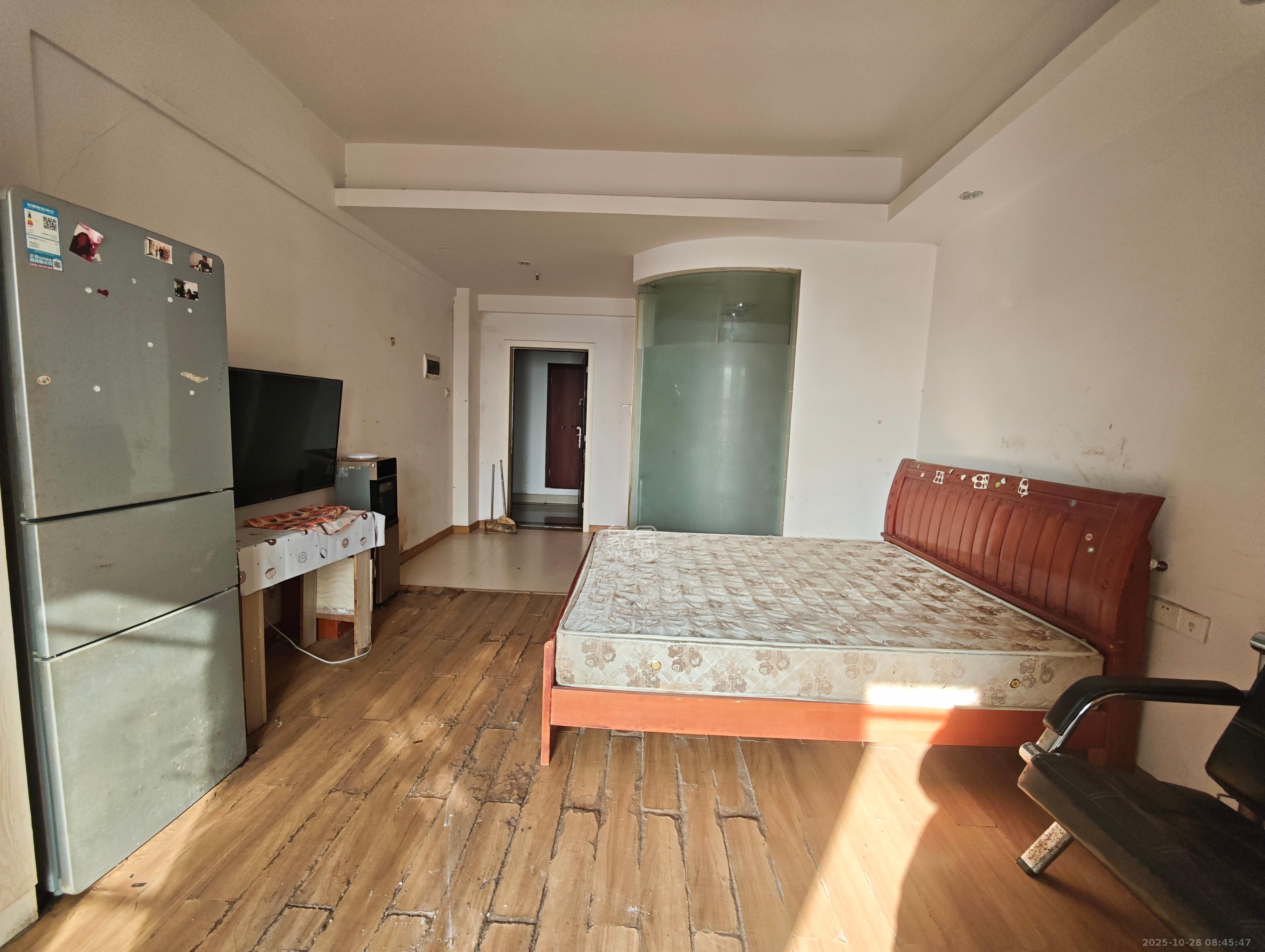 水岸世景  1室1厅1卫    1000.0元/月 水岸世景  1室1厅1卫    1000.0元/月室内图