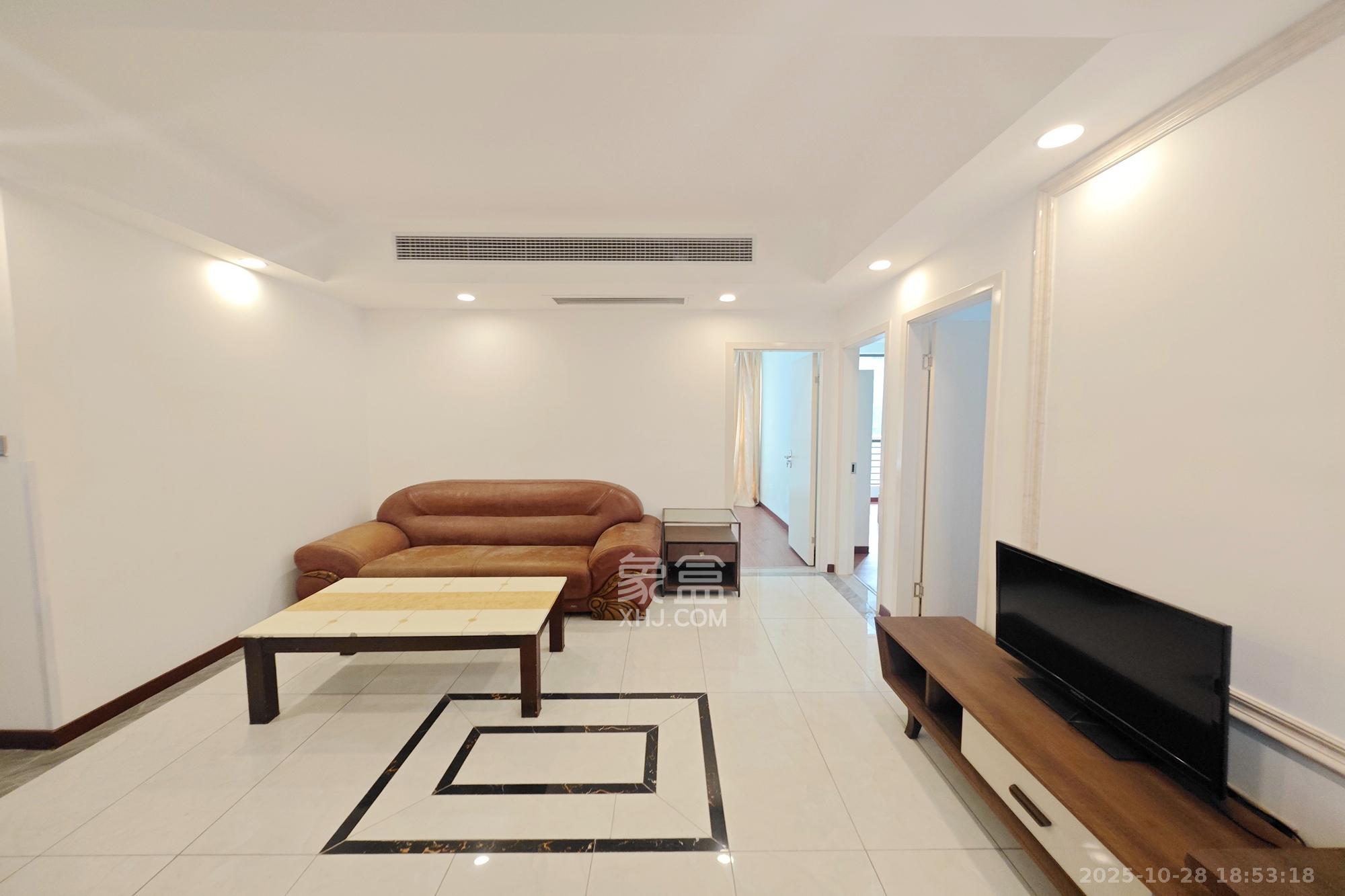 和卉家园  4室2厅1卫    138.0万客厅