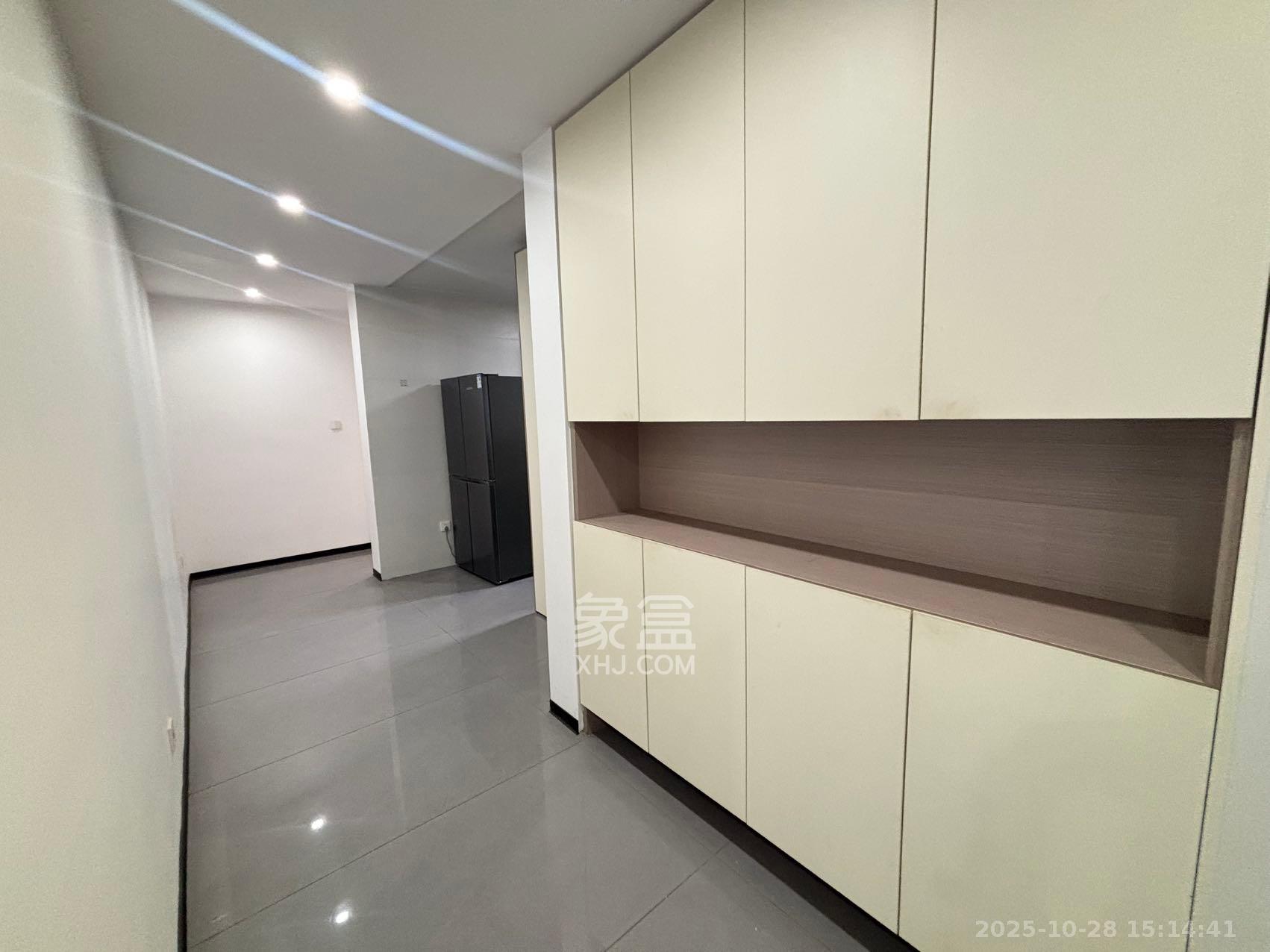 建发央著  4室2厅2卫    5000.0元/月 建发央著  4室2厅2卫    5000.0元/月室内图