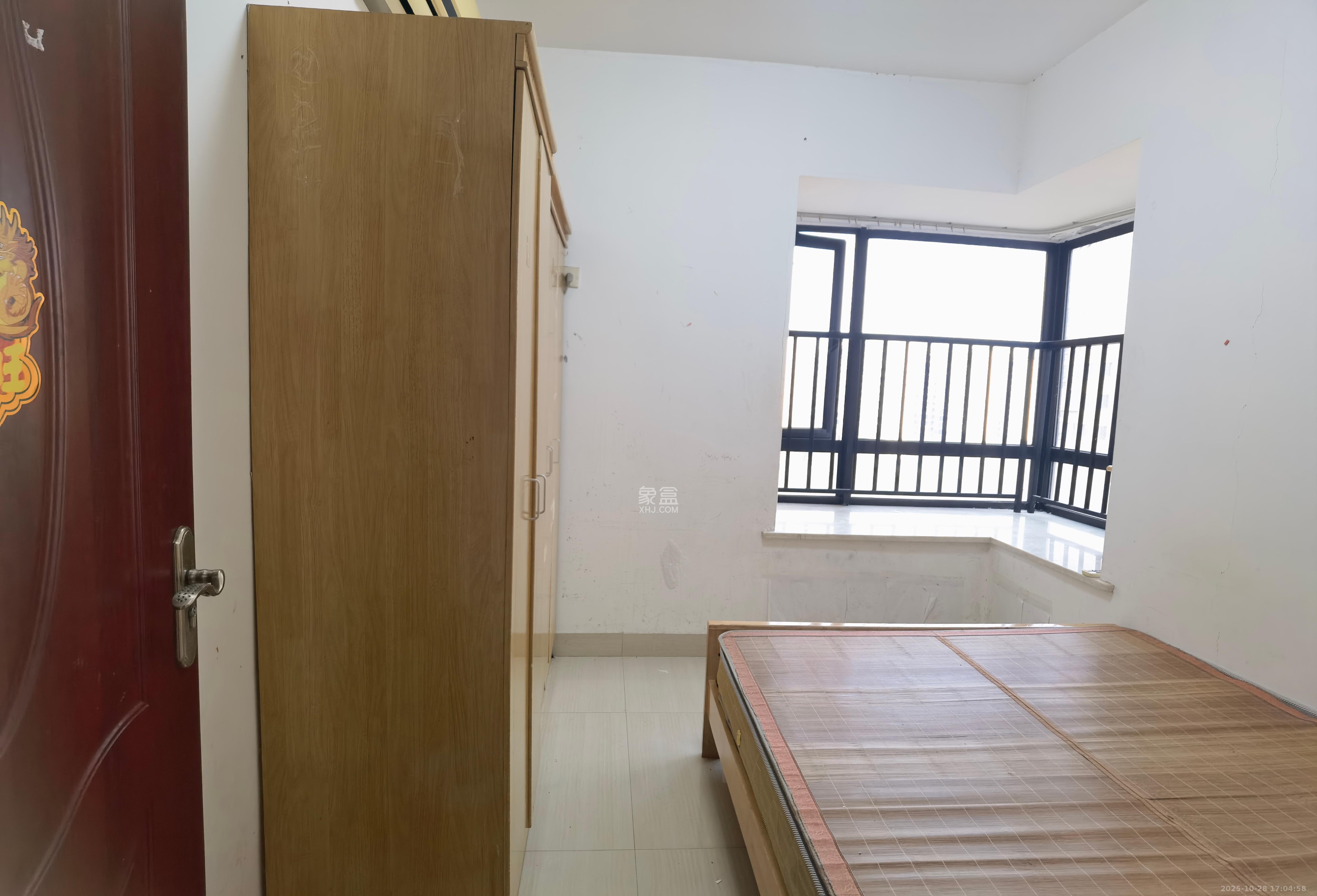 中信凯旋蓝岸（中信新城三期）  1室2厅1卫    1800.0元/月室内图