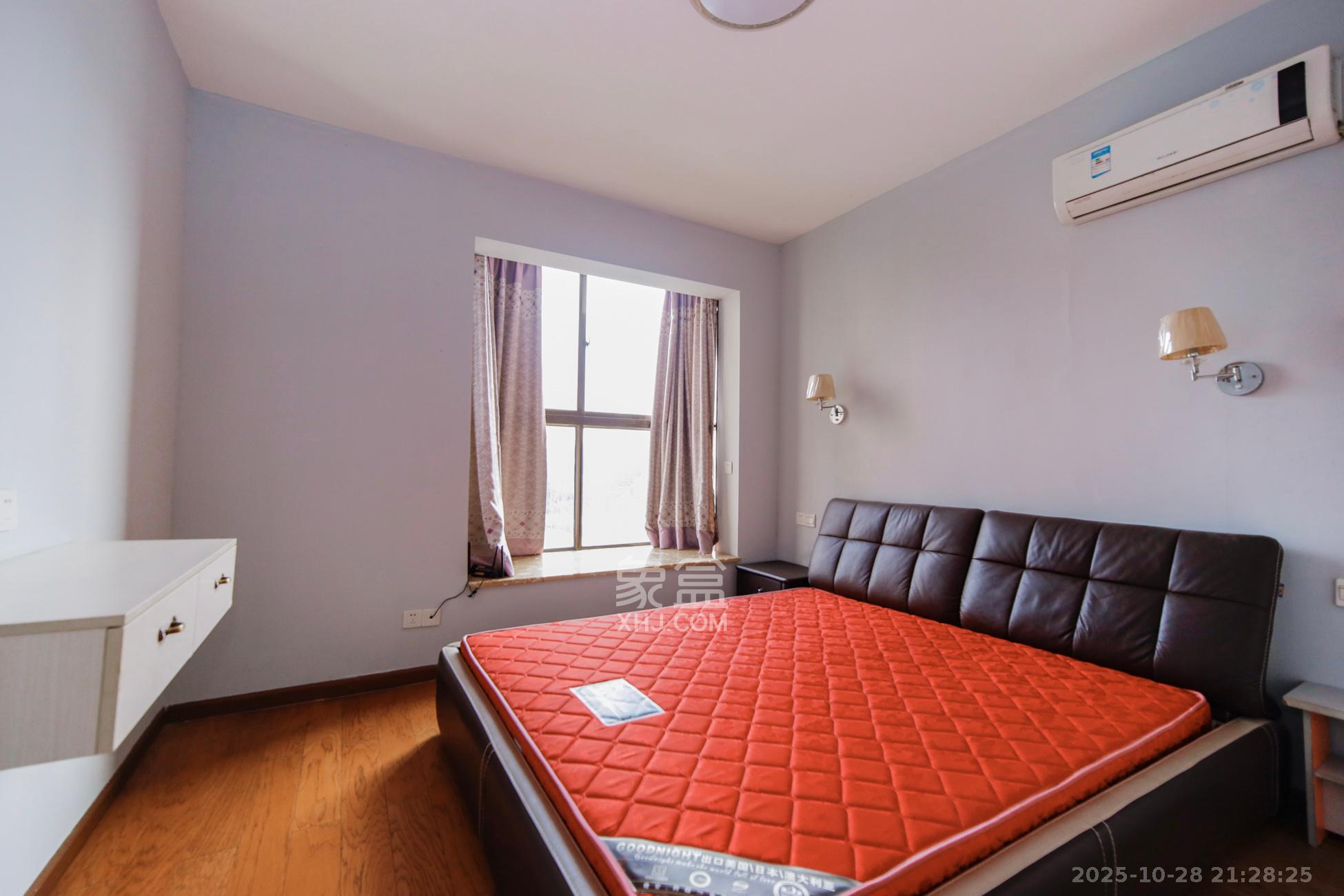 香樟鑫都  3室2厅2卫    136.0万卧室