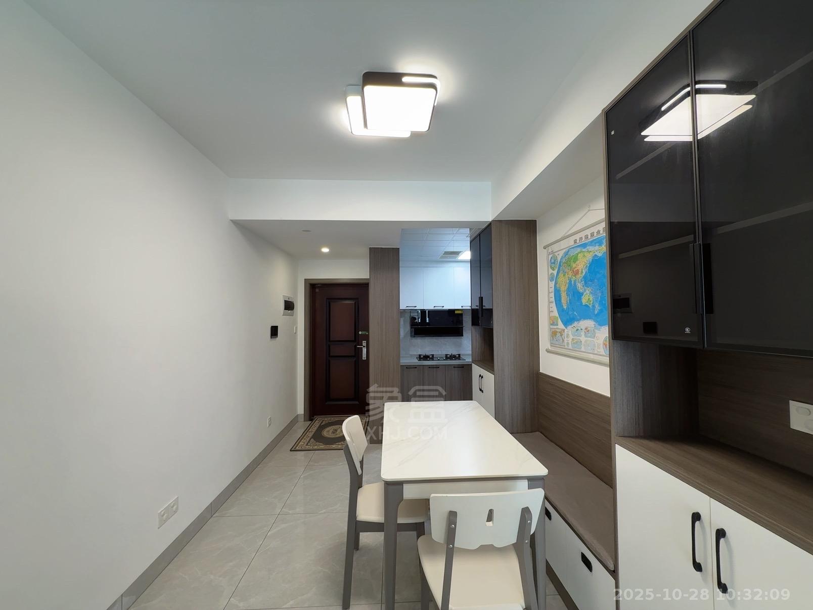 春藤小镇 2室2厅1卫 1800.0元/月 春藤小镇 2室2厅1卫 1800.0元/月室内图