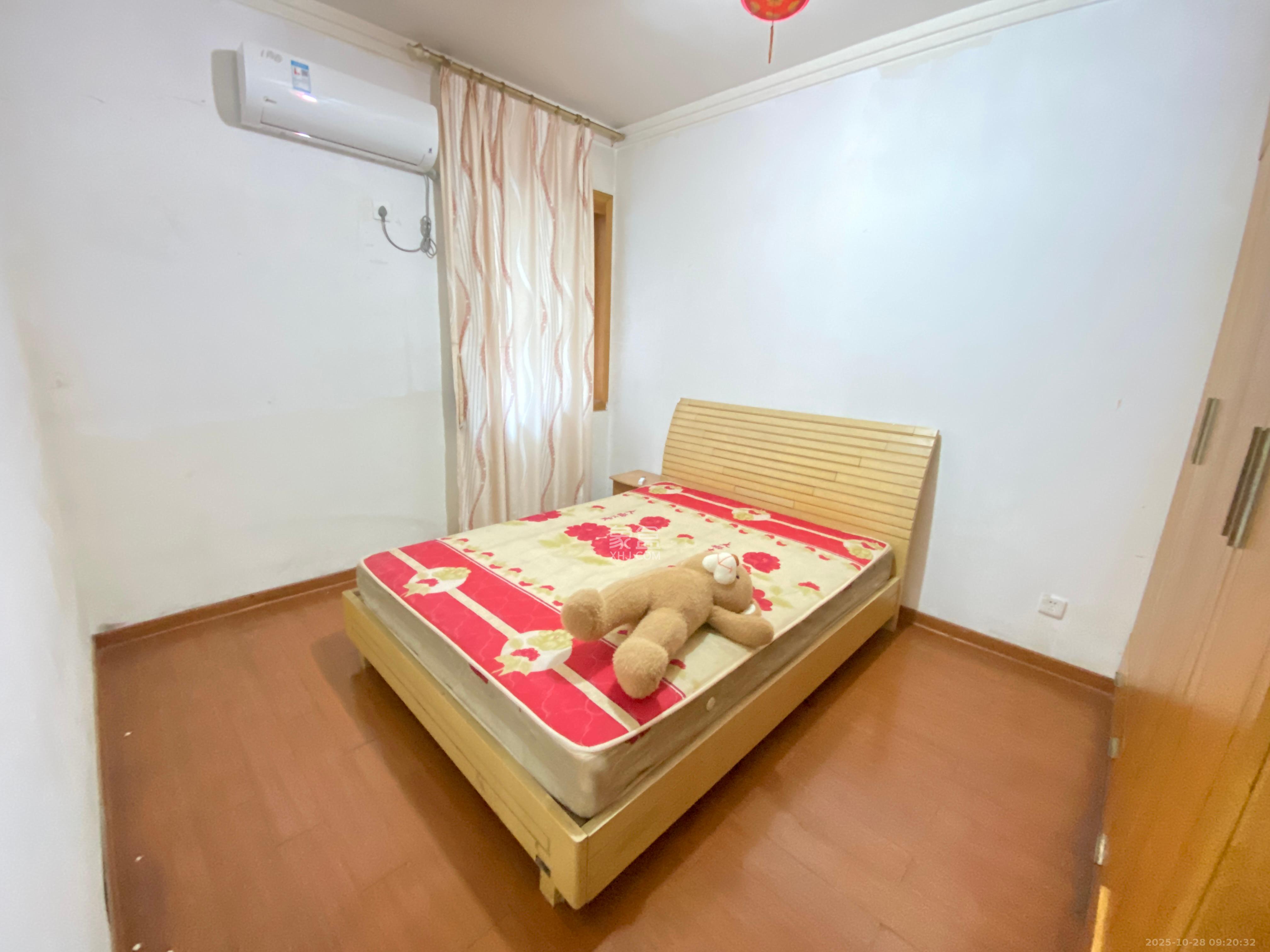 荷花园电信宿舍(天辰荷花苑)  2室1厅1卫    1800.0元/月 荷花园电信宿舍(天辰荷花苑)  2室1厅1卫    1800.0元/月室内图