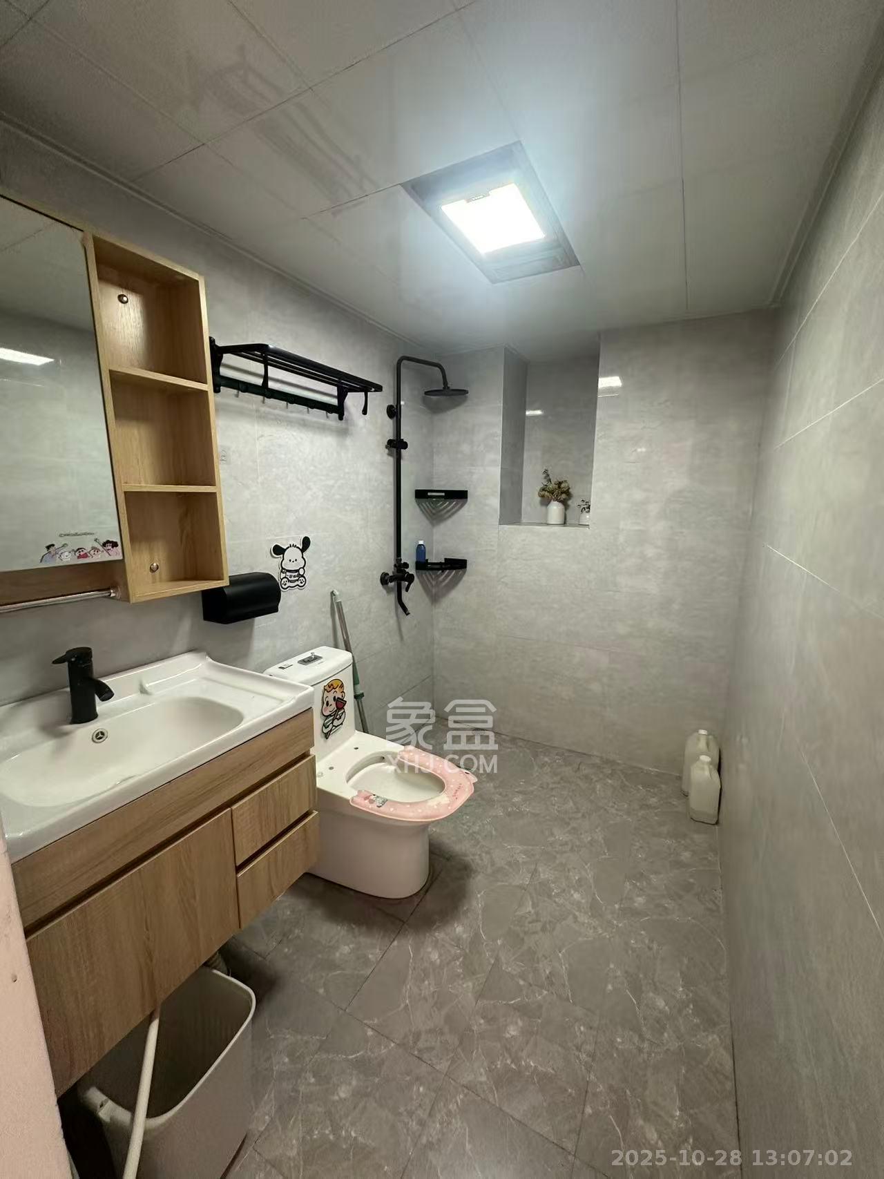 上城金都  1室1厅1卫    1700.0元/月 上城金都  1室1厅1卫    1700.0元/月室内图