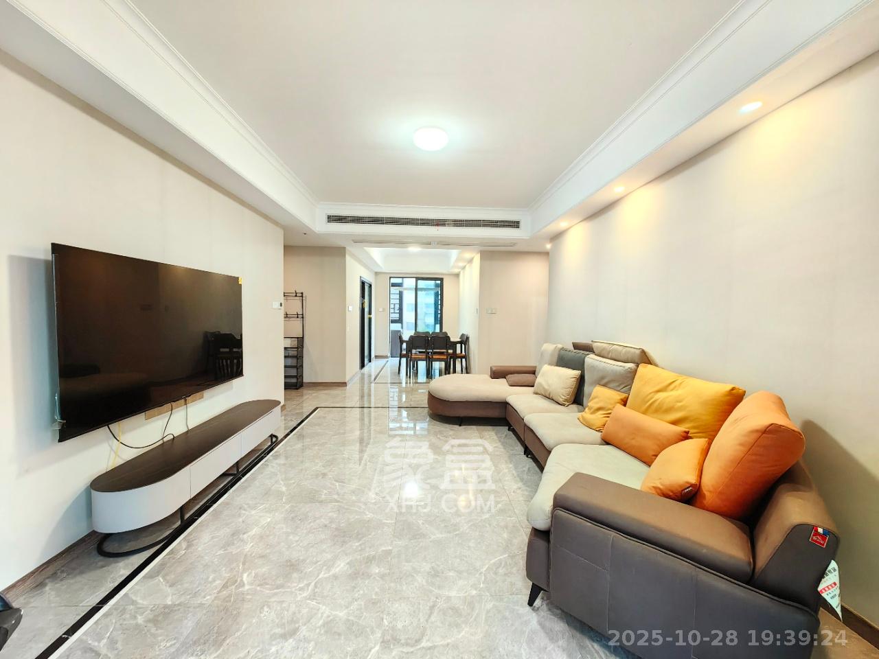 梦想新天地  4室2厅2卫    3800.0元/月