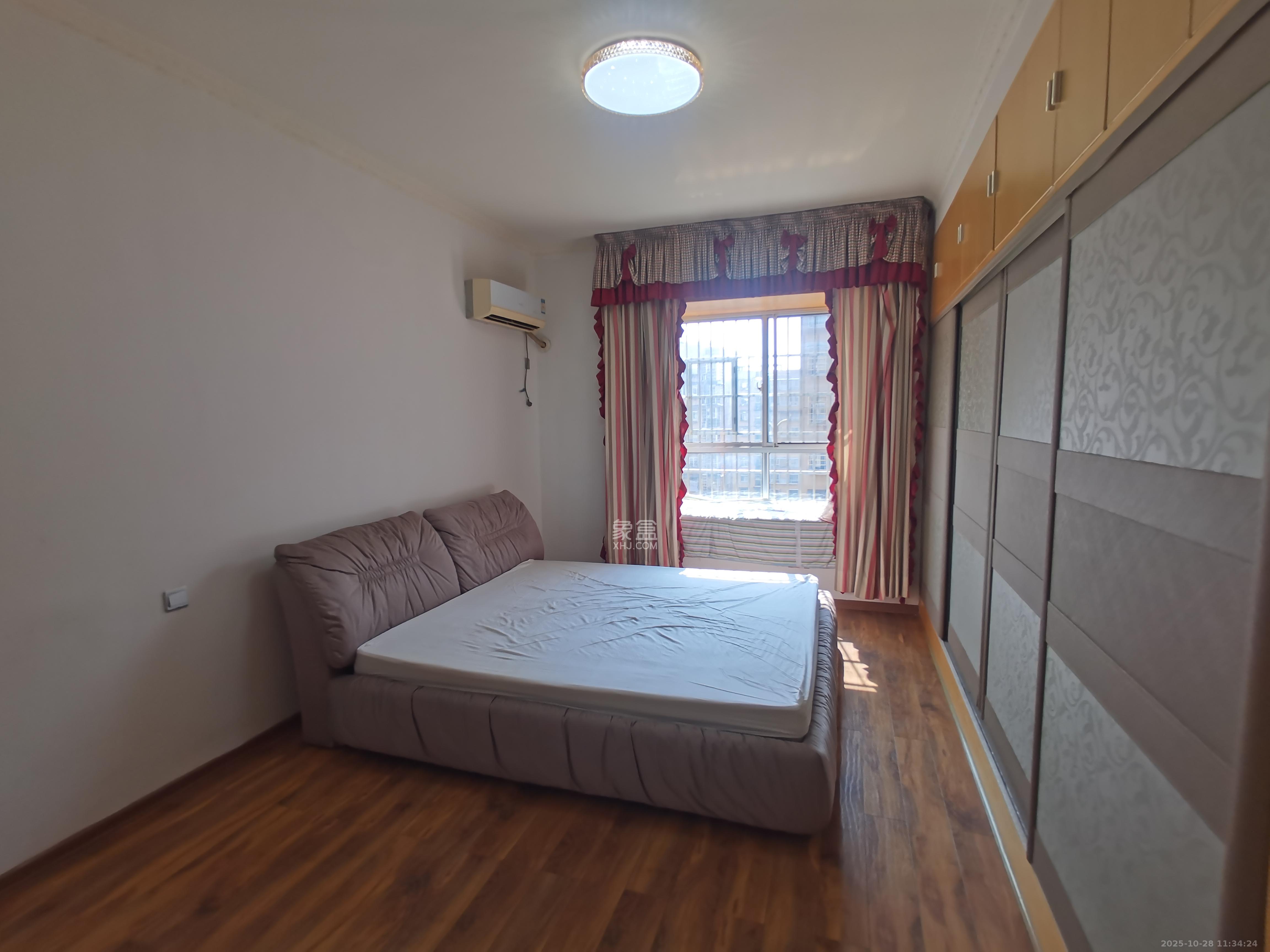 先锋新宇  3室1厅2卫    2100.0元/月室内图