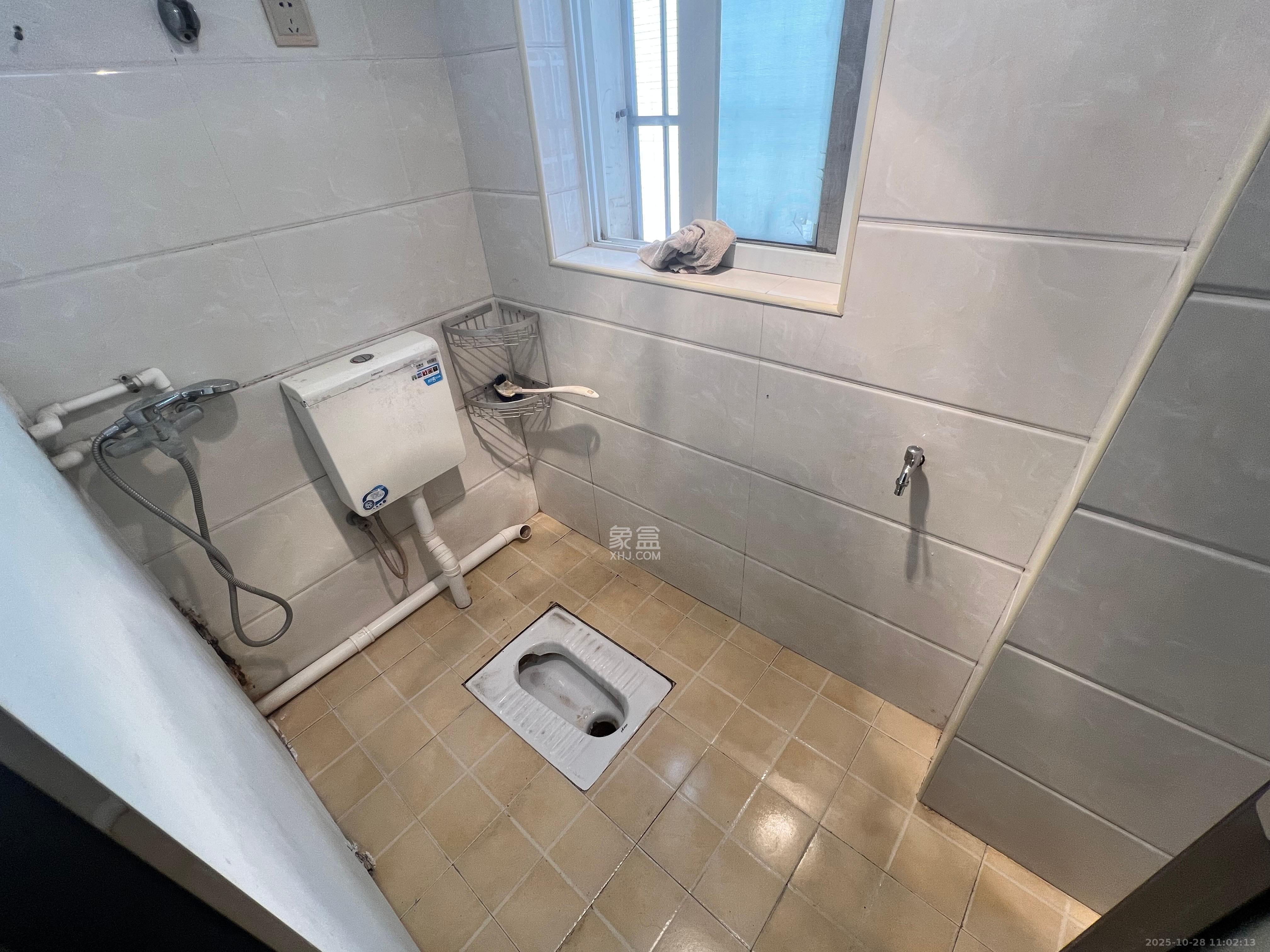 和馨园 3室1厅2卫 2200.0元/月 和馨园 3室1厅2卫 2200.0元/月室内图