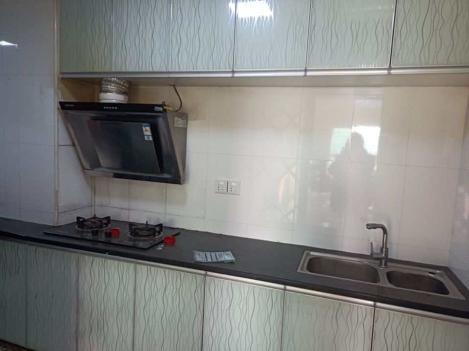 峰景国际  1室0厅0卫    2300.0元/月 峰景国际  1室0厅0卫    2300.0元/月室内图