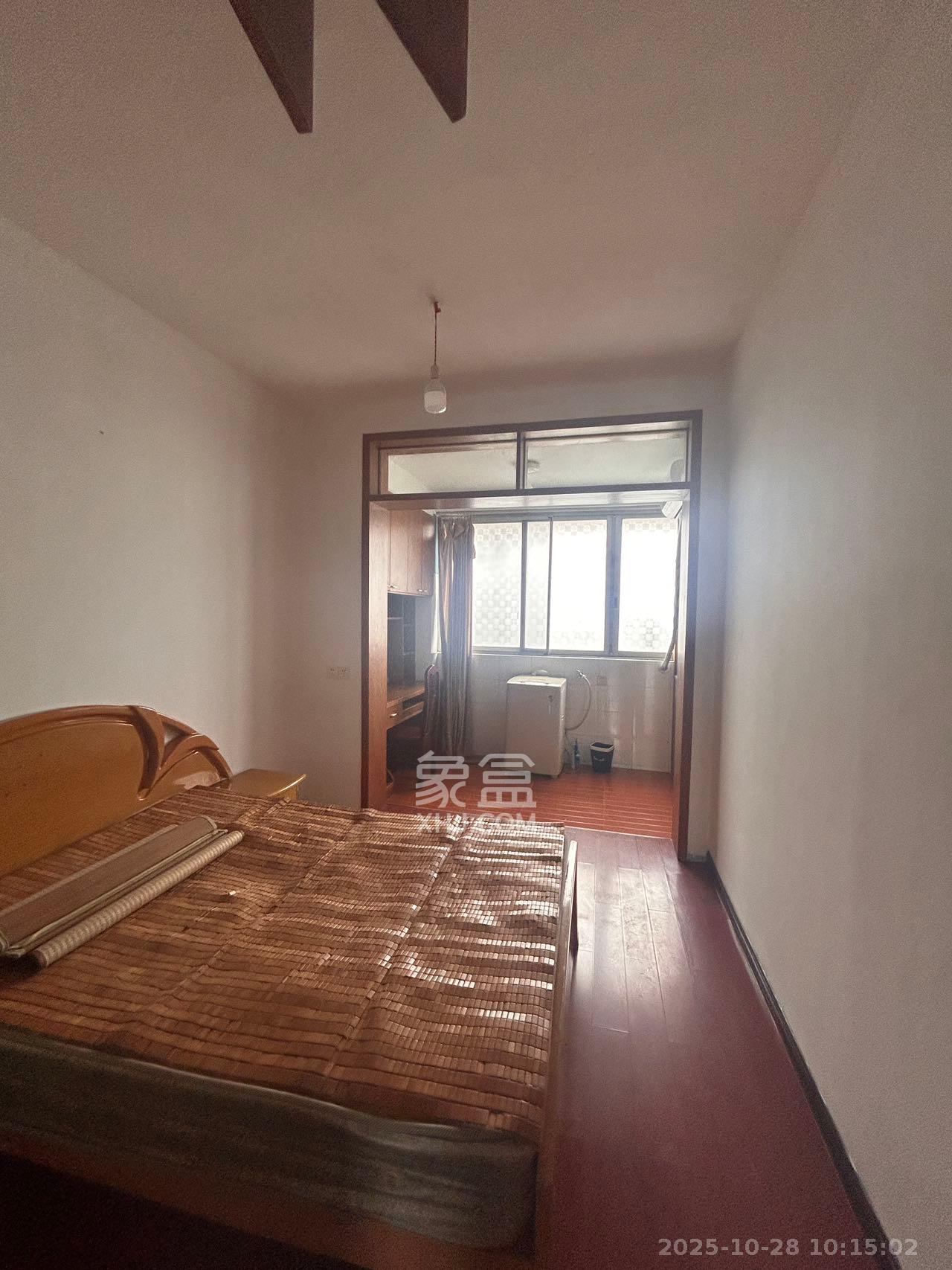 中南村(一二三村)  2室2厅1卫    600.0元/月 中南村(一二三村)  2室2厅1卫    600.0元/月室内图