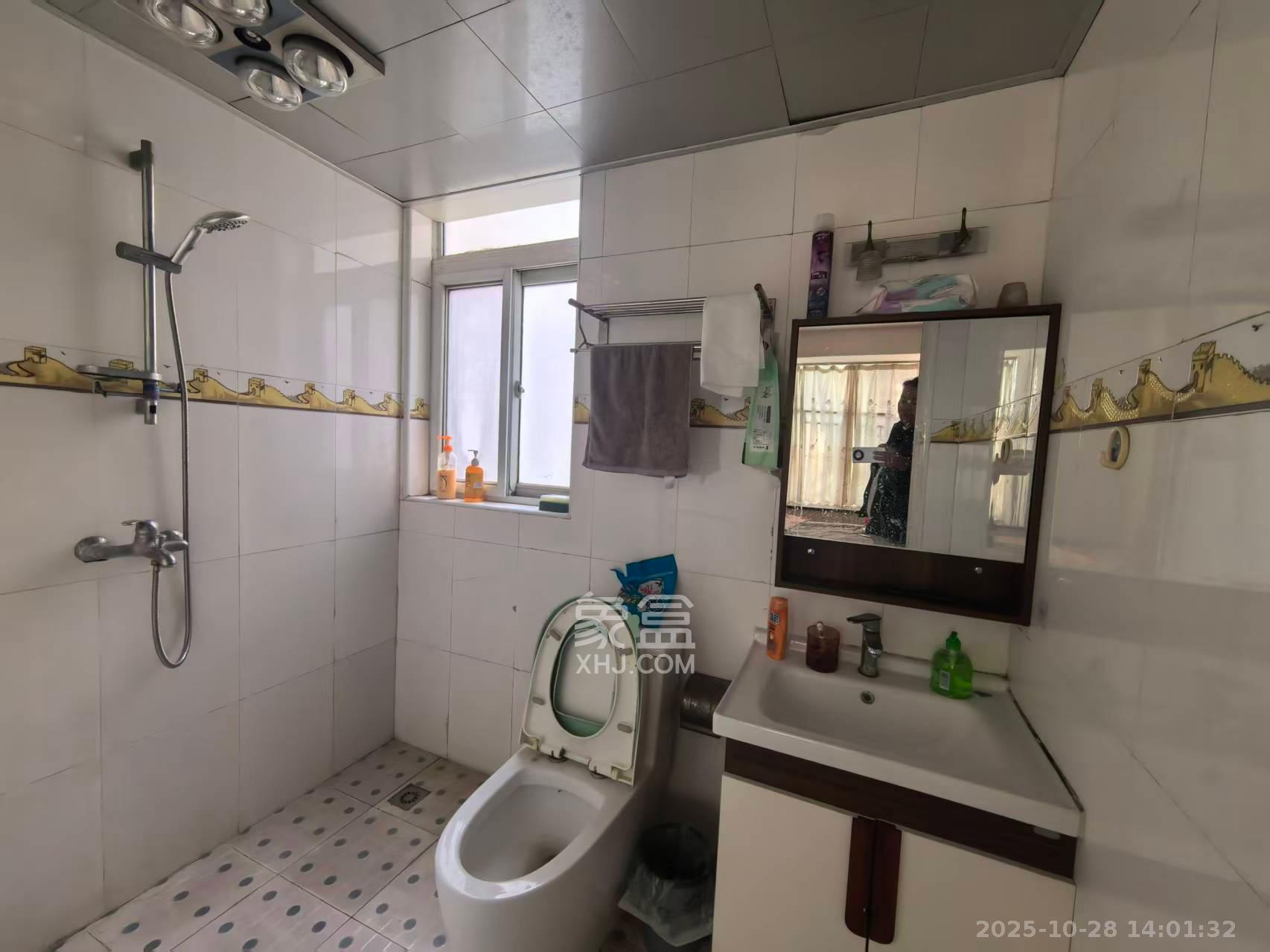 生活艺术城 3室2厅2卫 2500.0元/月 生活艺术城 3室2厅2卫 2500.0元/月室内图