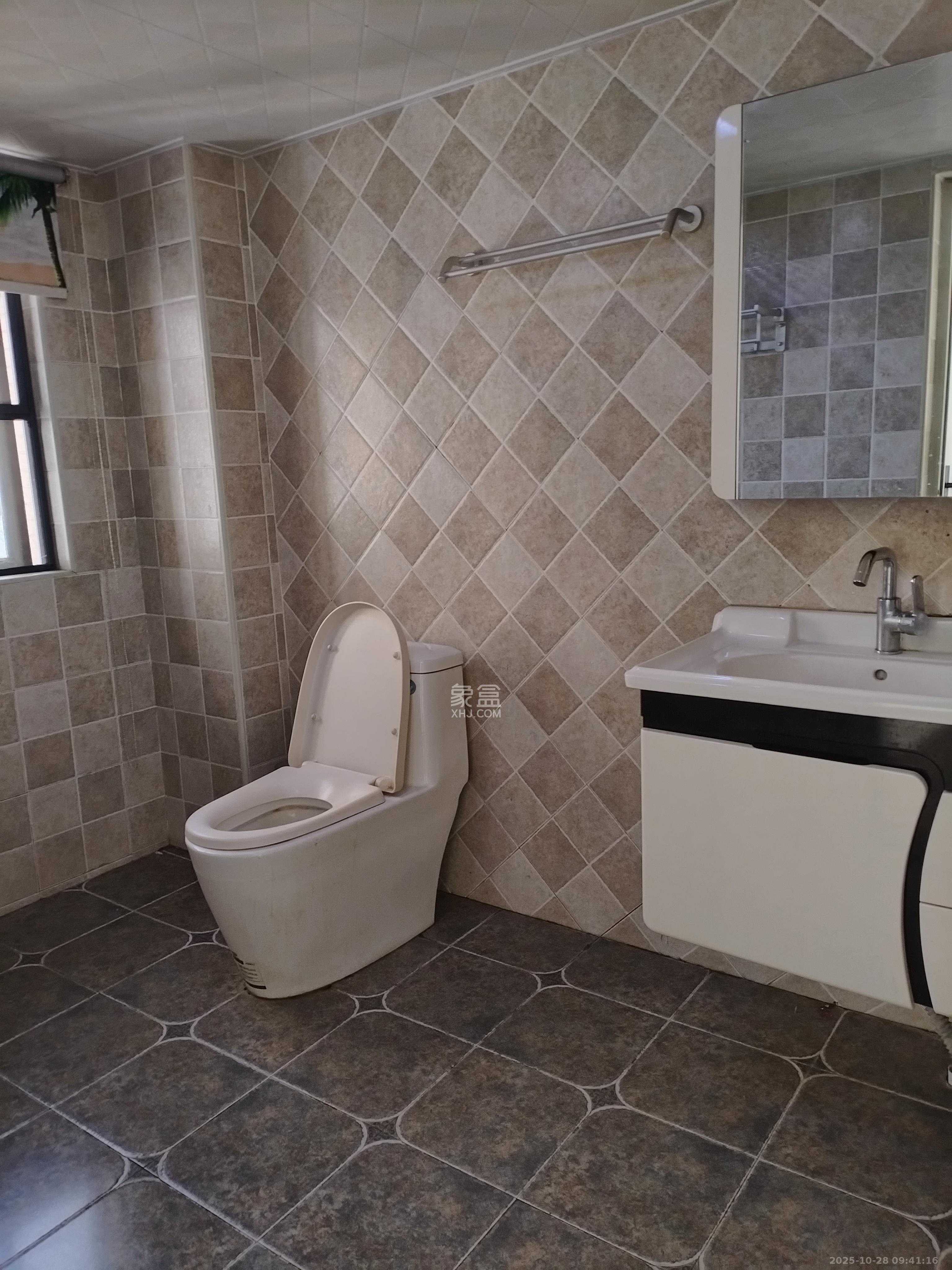 深业睿城  4室2厅2卫    2700.0元/月 深业睿城  4室2厅2卫    2700.0元/月室内图