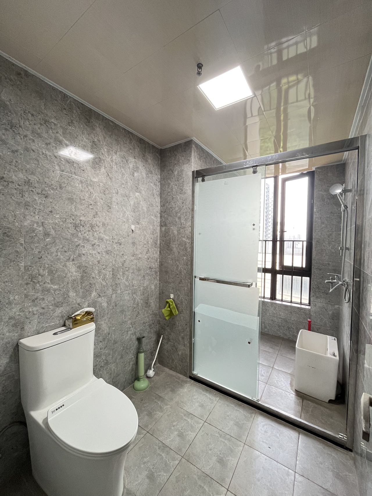 华润中心  2室2厅1卫    3000.0元/月 华润中心  2室2厅1卫    3000.0元/月室内图