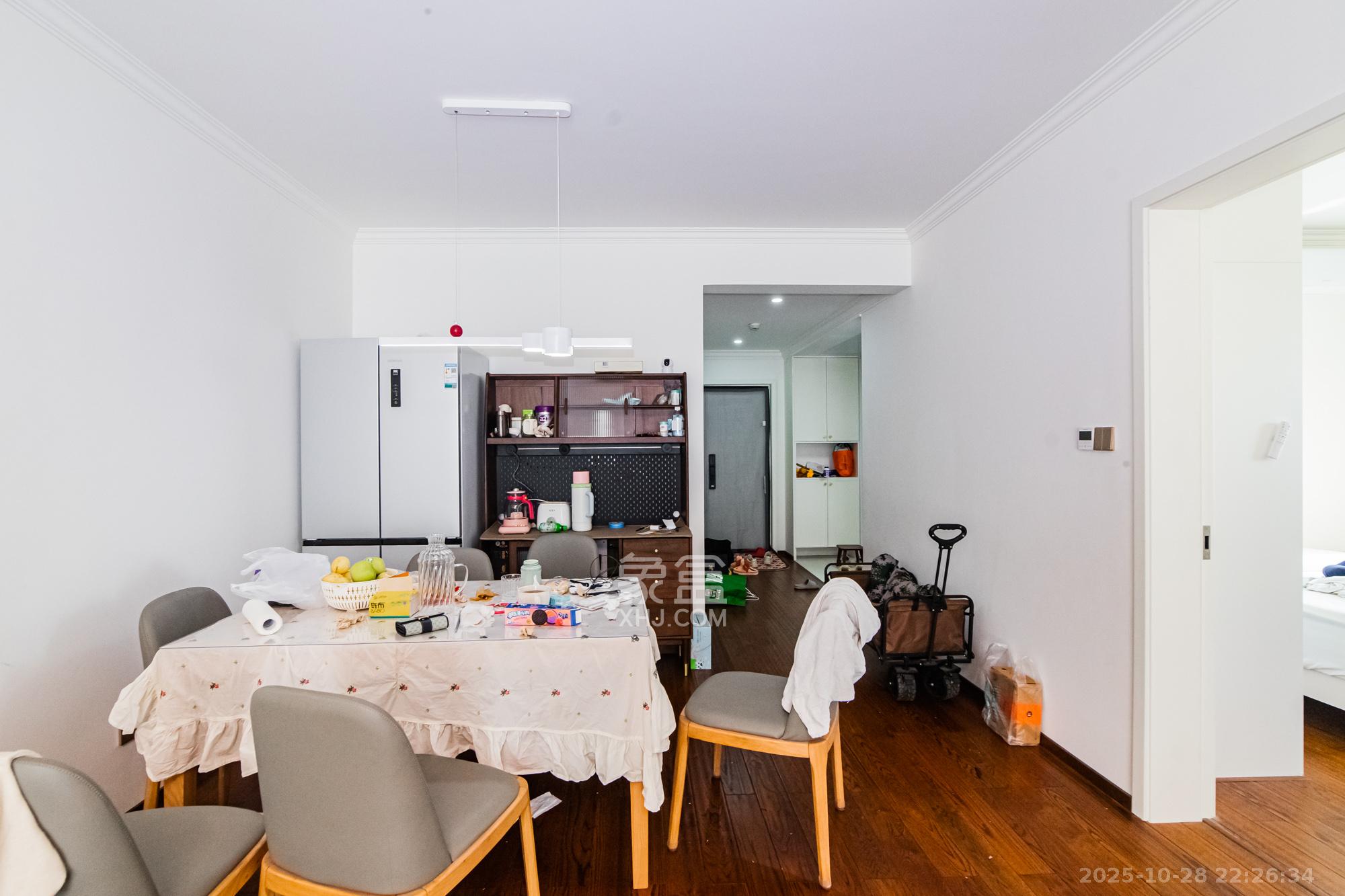 北辰三角洲E4区  3室2厅1卫    130.0万 北辰三角洲E4区  3室2厅1卫    130.0万客厅