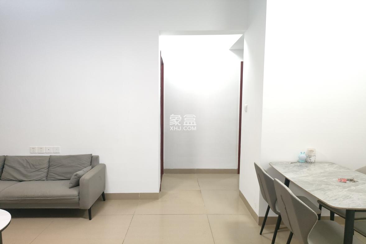 冠盛天泽园 2室2厅1卫 2400.0元/月 冠盛天泽园 2室2厅1卫 2400.0元/月室内图