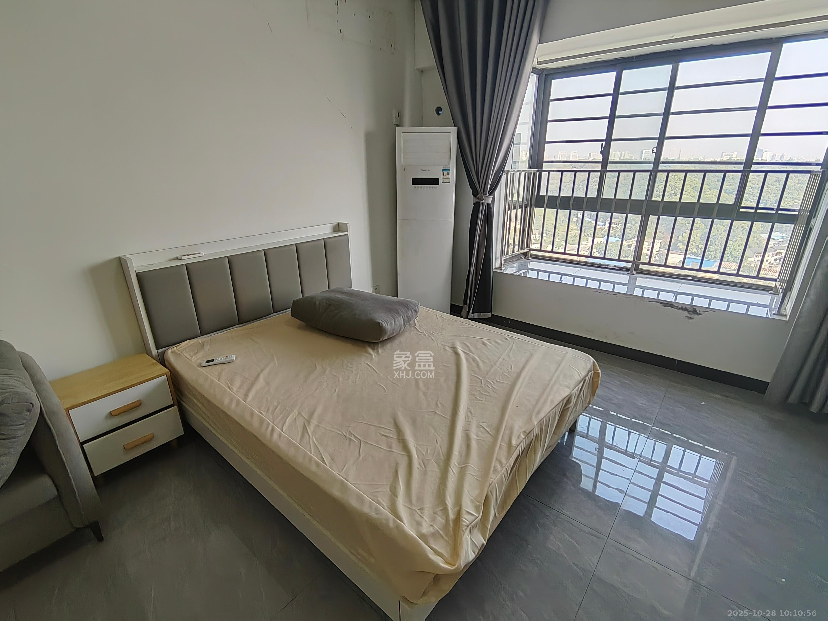 世纪桃花苑  1室0厅1卫    1300.0元/月 世纪桃花苑  1室0厅1卫    1300.0元/月室内图