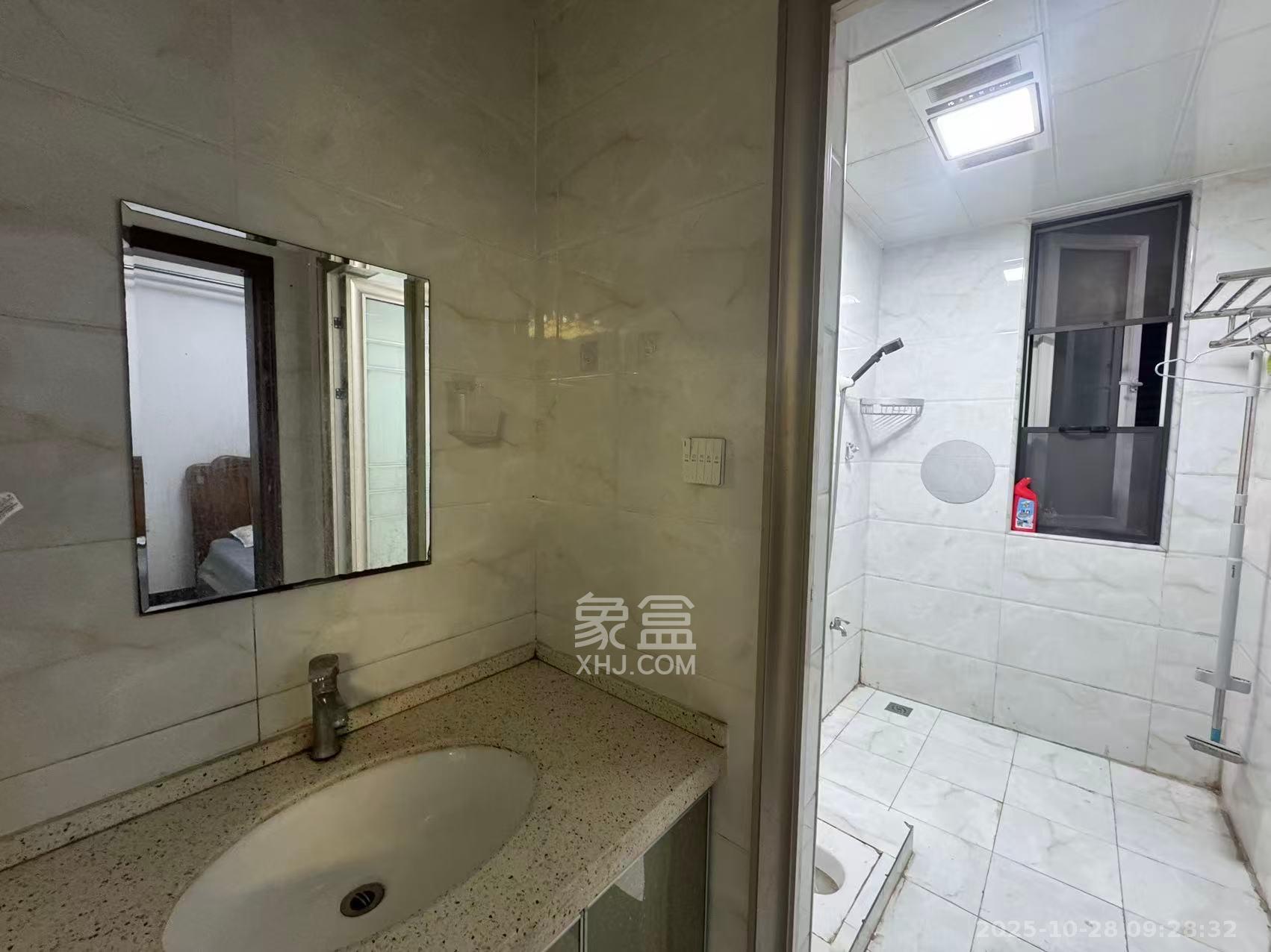 金地格林公馆  3室2厅1卫    2500.0元/月室内图