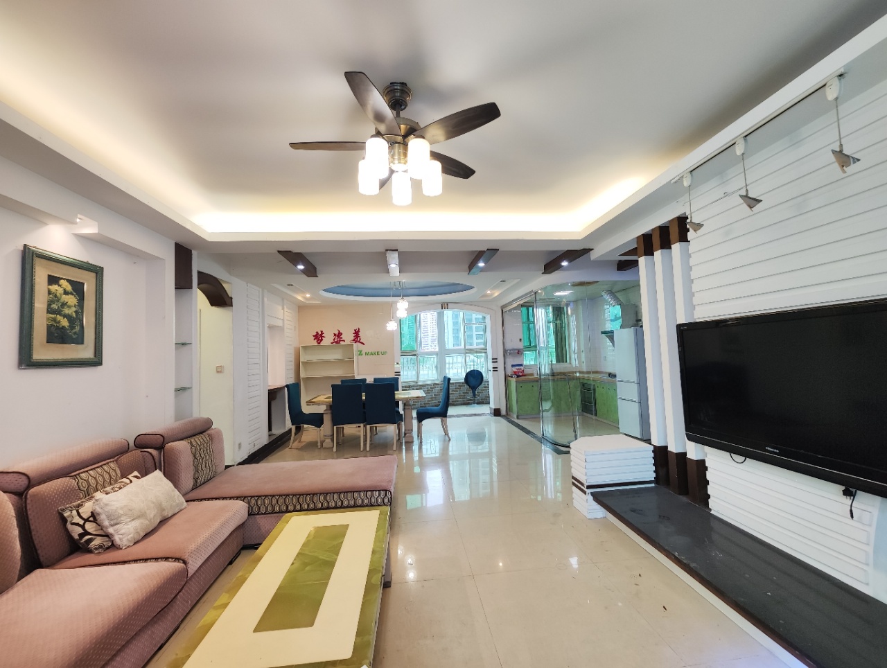 昌茂澳洲园  3室2厅2卫    146.0万客厅