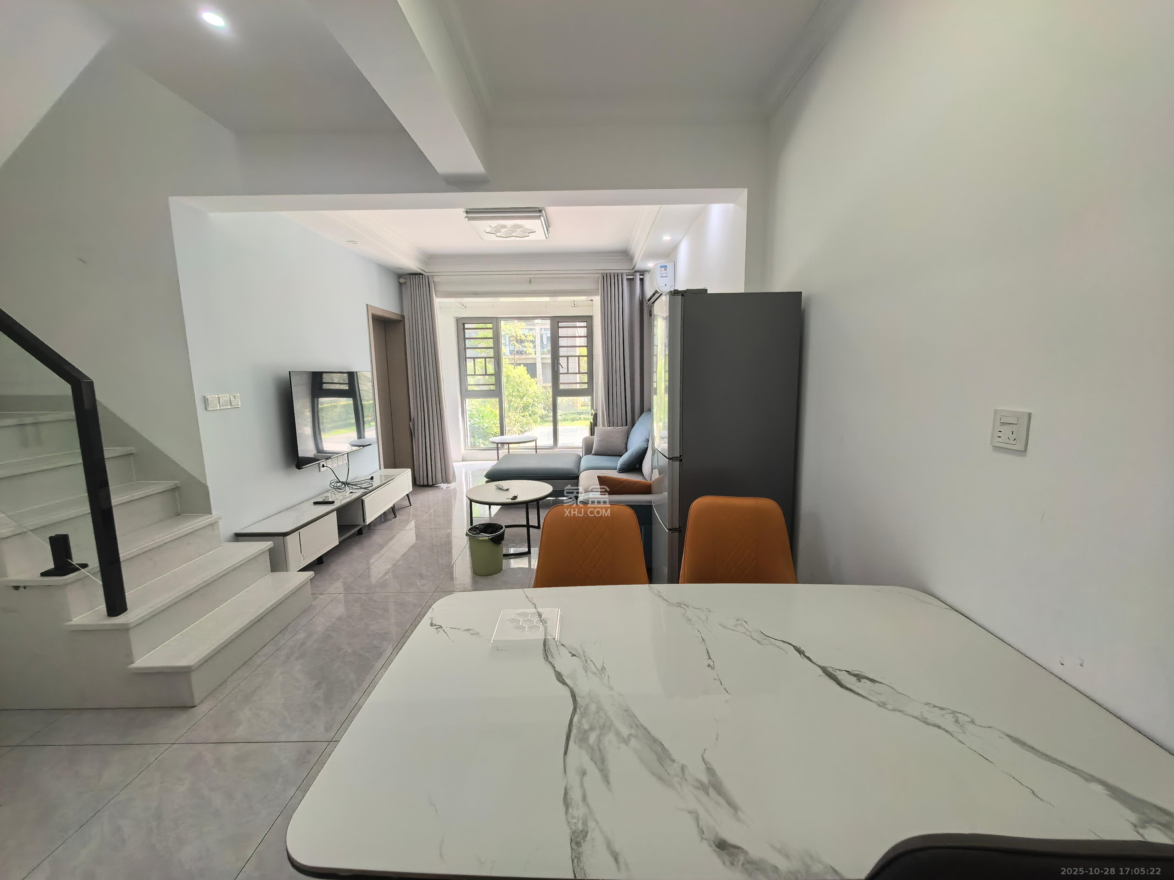 金辉优步星樾  3室2厅2卫    2600.0元/月 金辉优步星樾  3室2厅2卫    2600.0元/月室内图