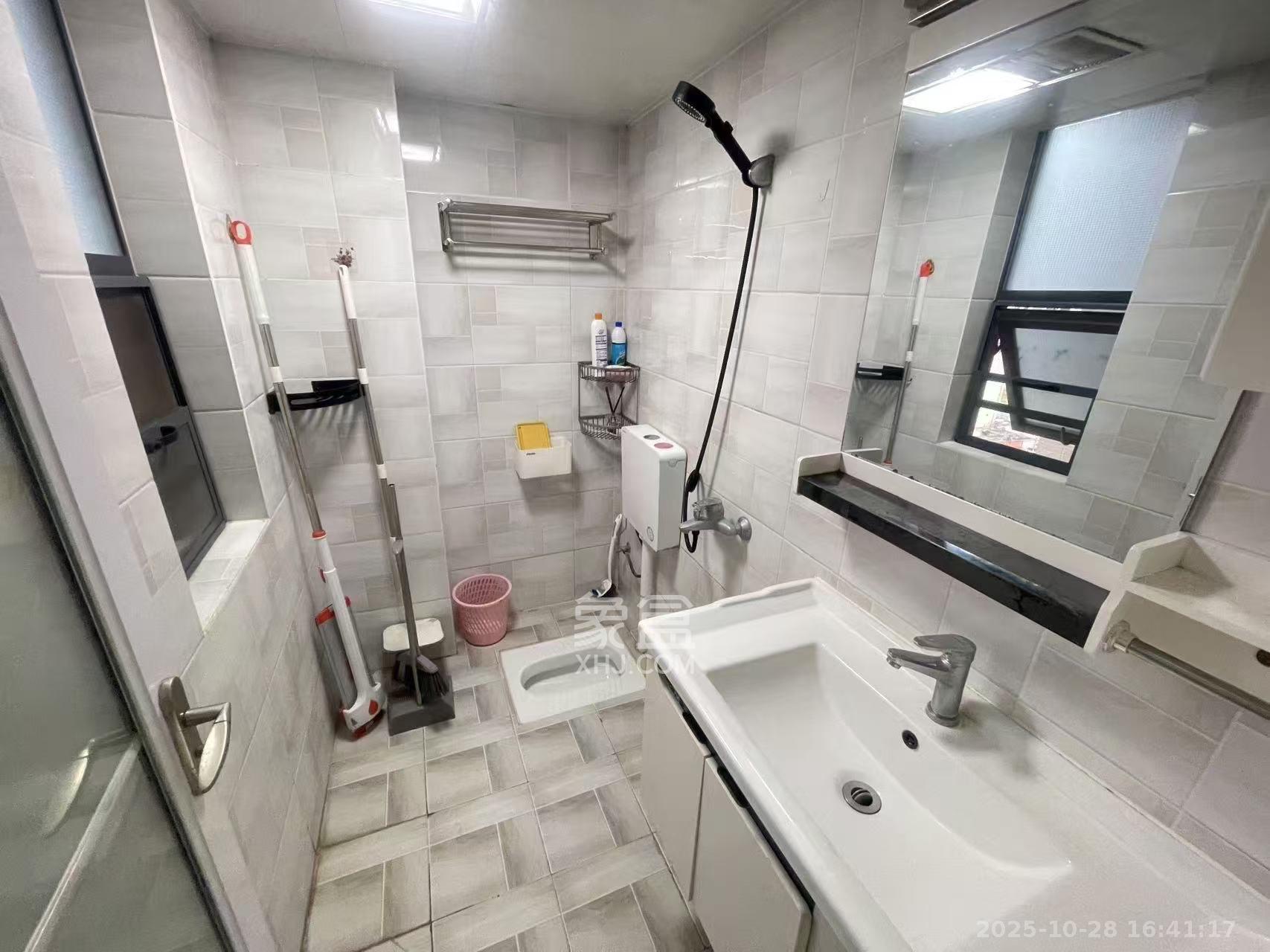 天鸿天府（天鸿中央大院）  2室1厅1卫    2100.0元/月室内图