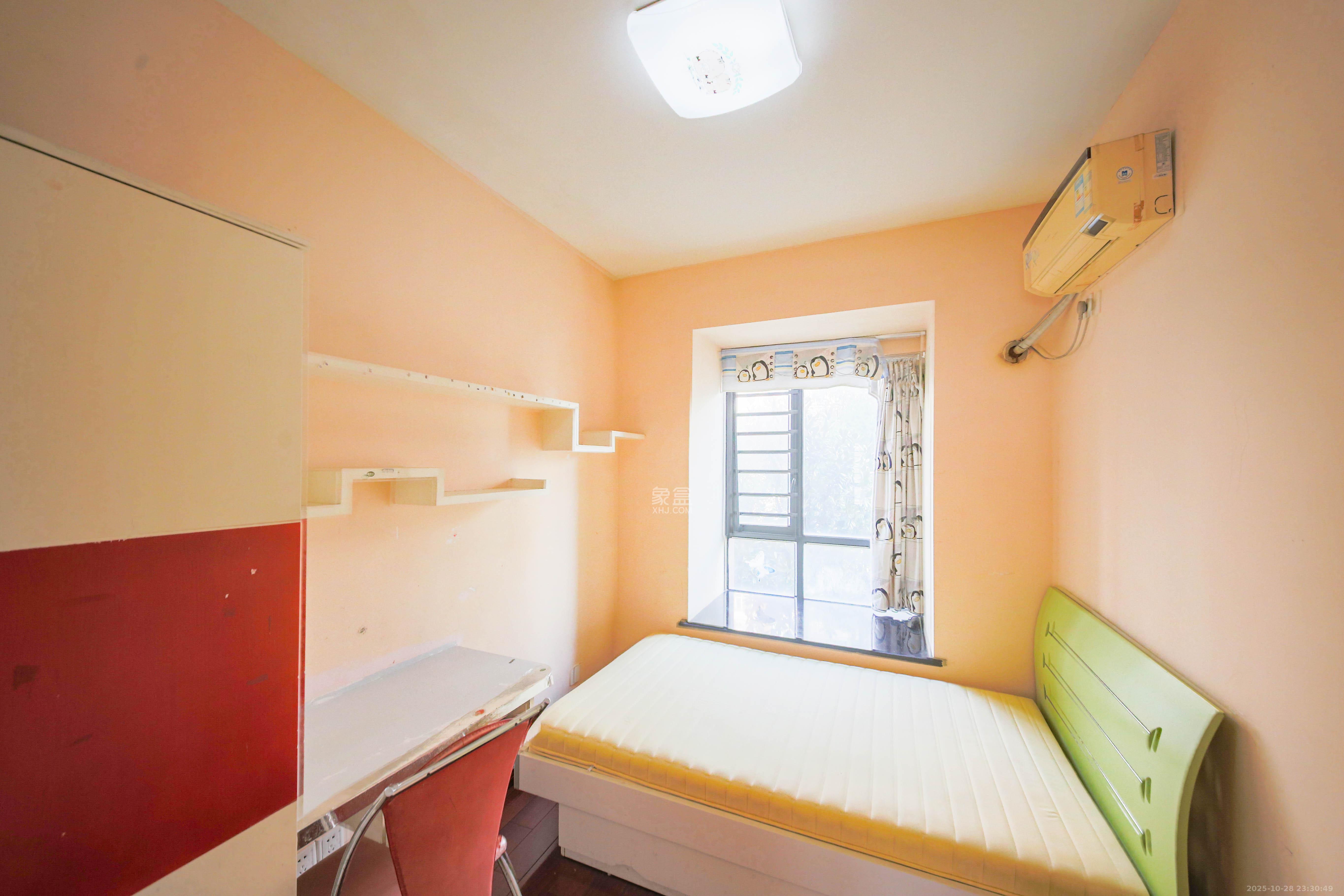 奥林匹克花园  3室2厅2卫    111.0万卧室